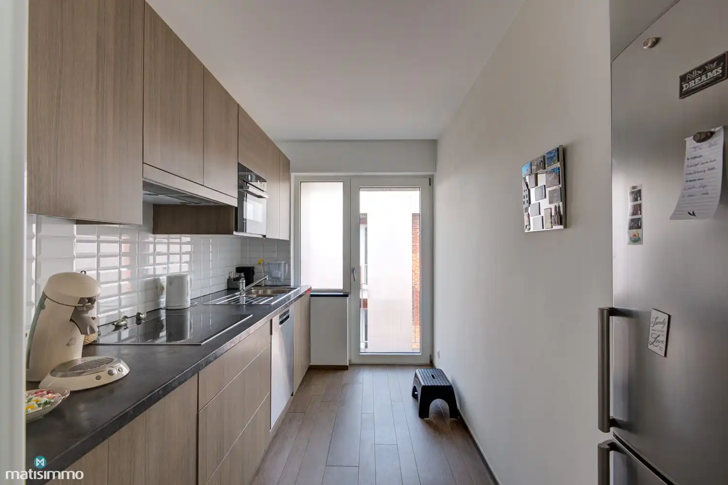GERENOVEERD APPARTEMENT MET TWEE SLAAPKAMERS, TWEE BALKONS EN ONDERGRONDSE AUTOSTAANPLAATS NABIJ HET CENTRUM VAN HASSELT foto 9