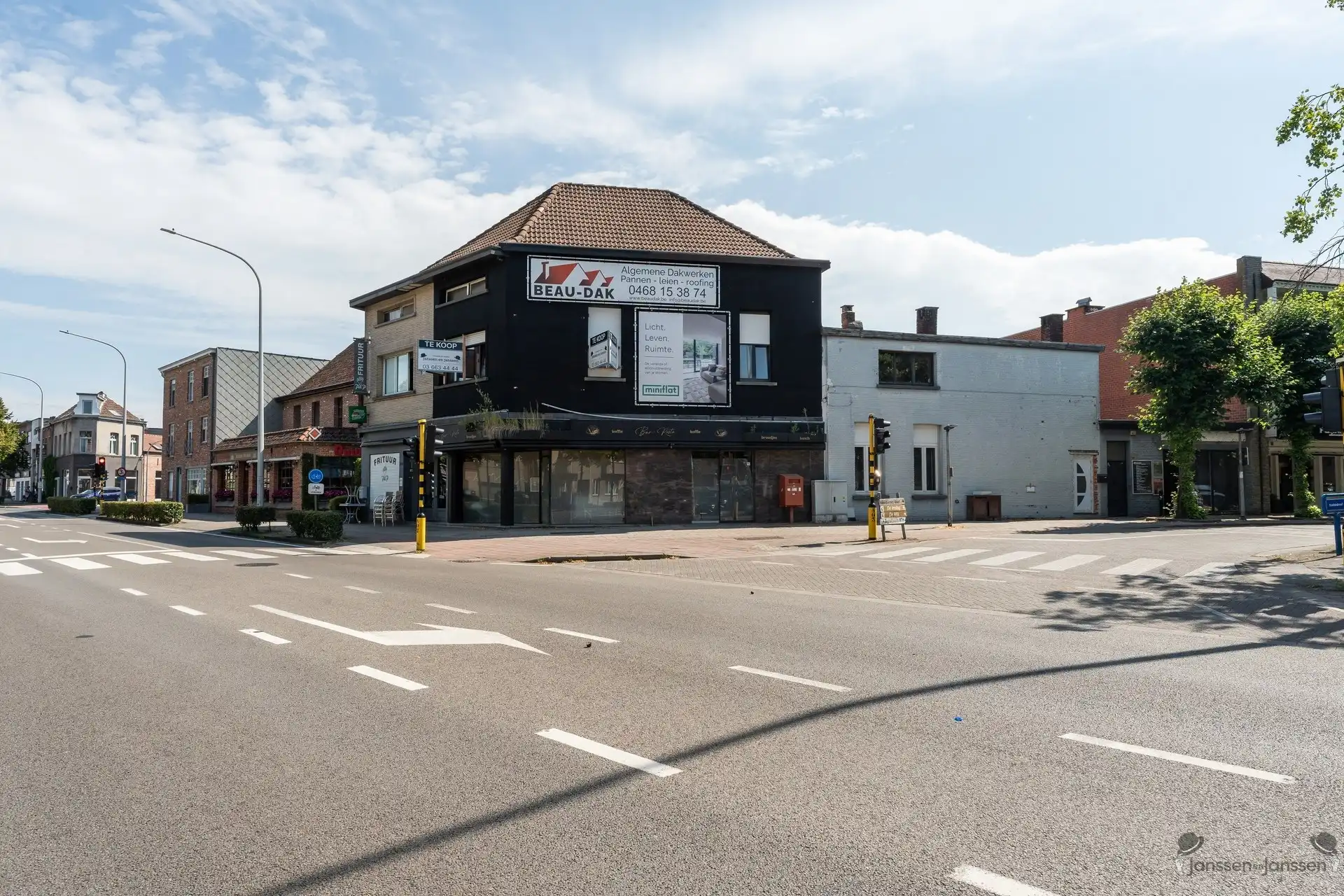Opbrengsteigendom/projectgrond in het centrum van Maria-ter-Heide (Brasschaat) foto 14