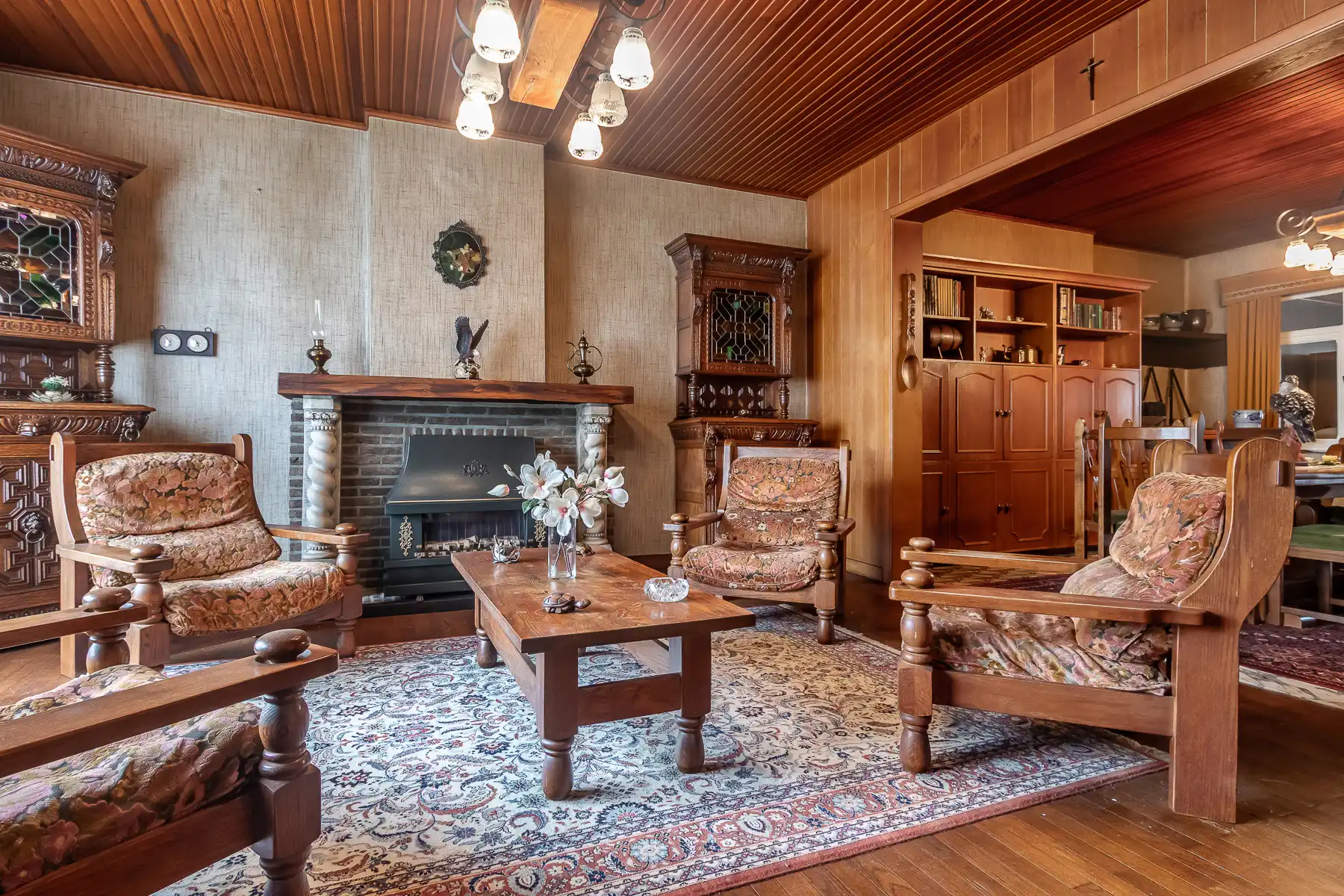 Ruime, te renoveren woning met veel potentieel nabij centrum foto 3