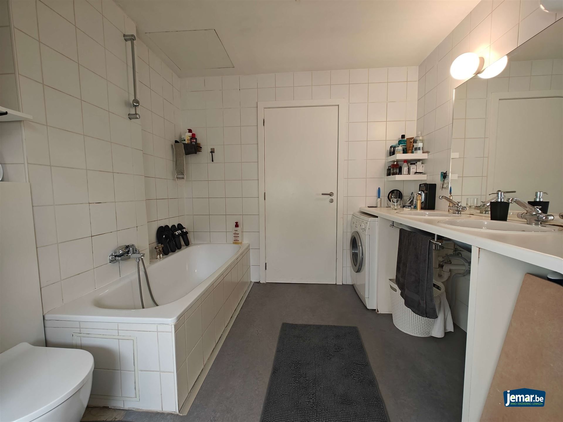 AANDELENOVERDRACHT: Handelspand met appartement foto 24