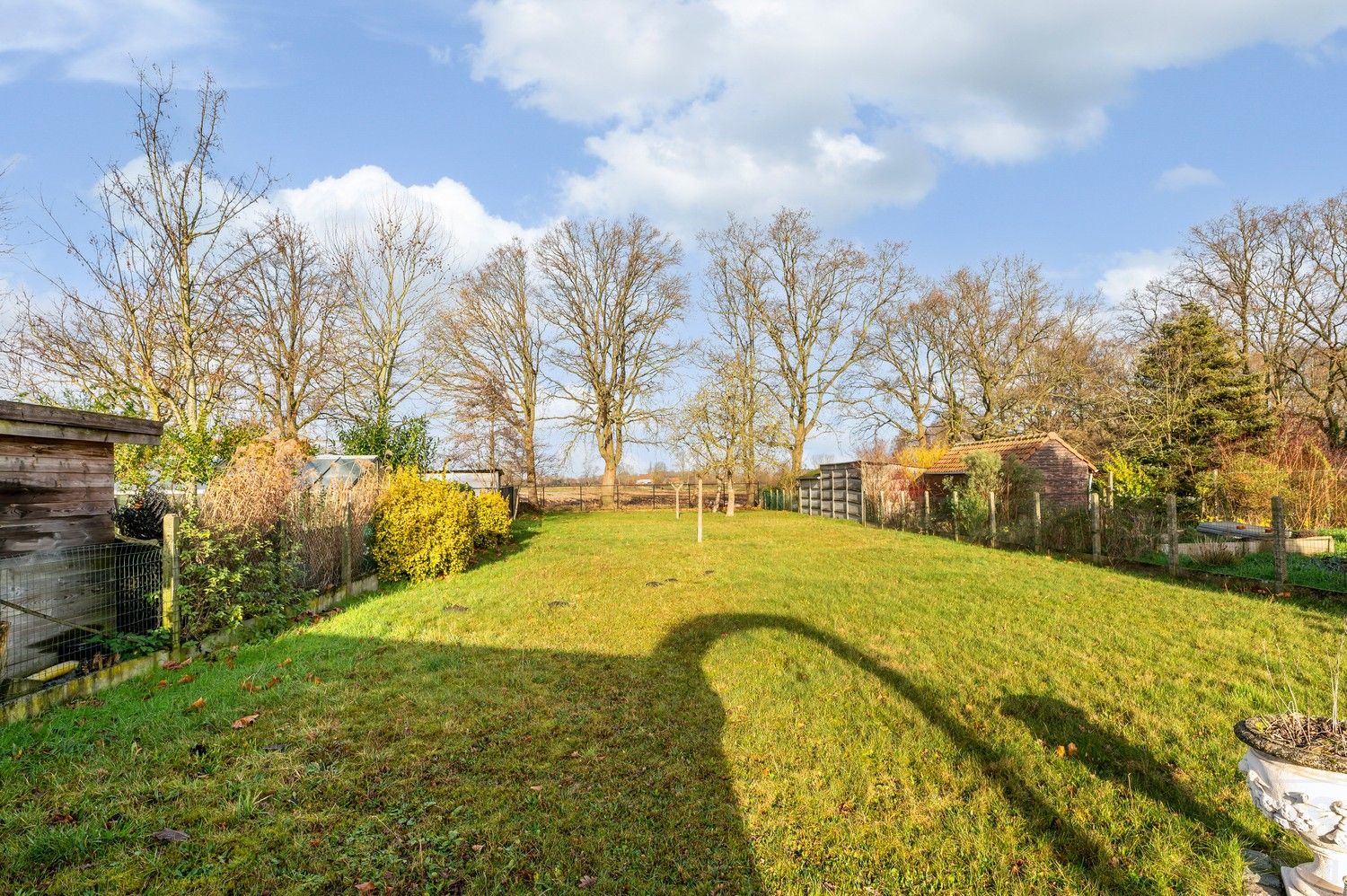 Goed onderhouden woning met tuin. foto 24