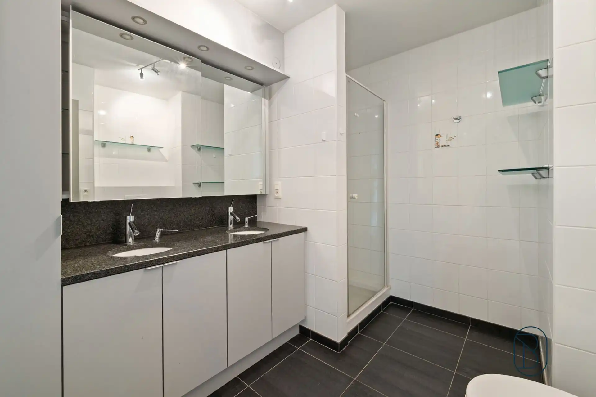Ruim duplexappartement met 3 slk, terras en garage foto 12