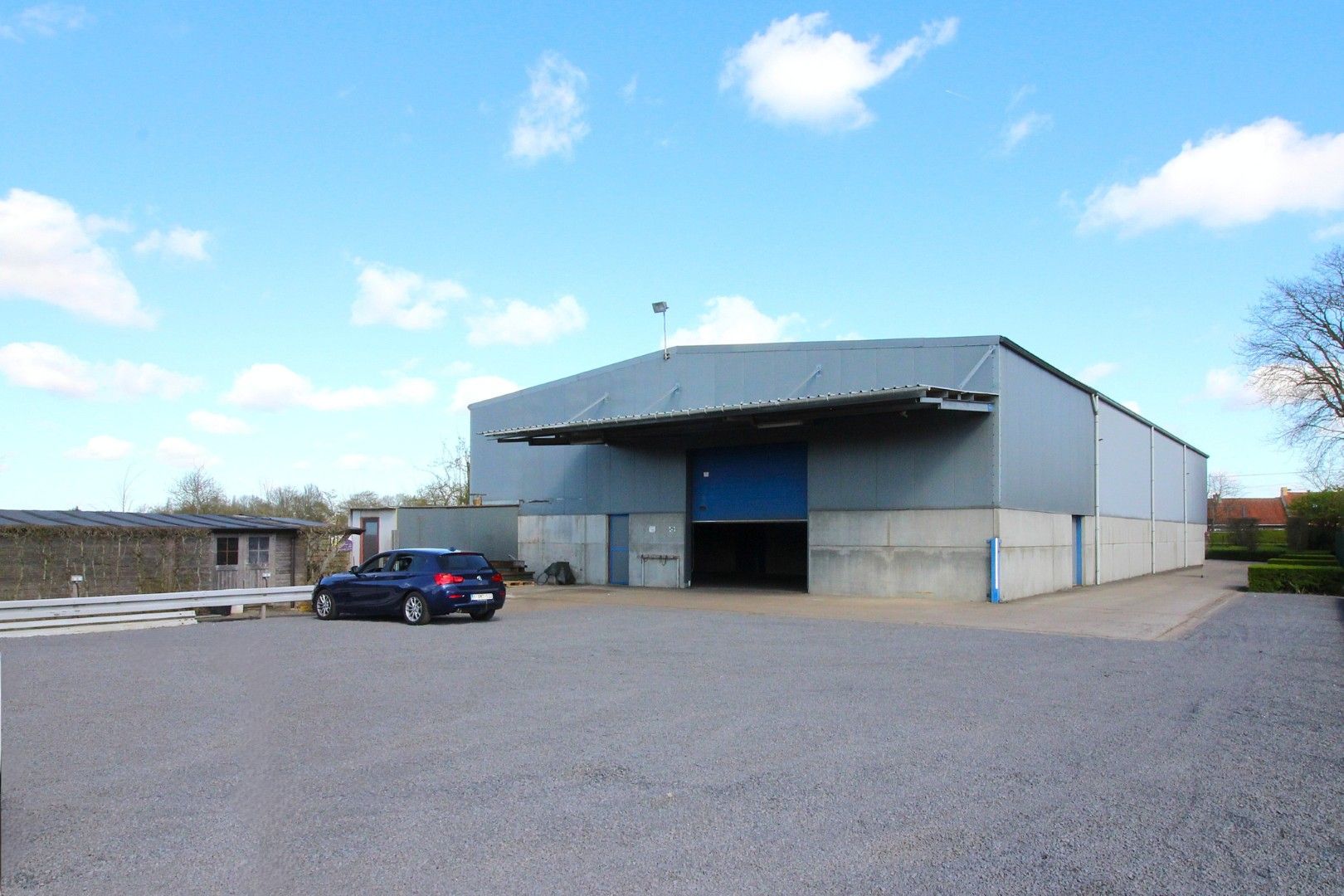  te huur Maldegem | ruime werkplaats of opslagruimte met rolbruggen 600+200m² foto 6