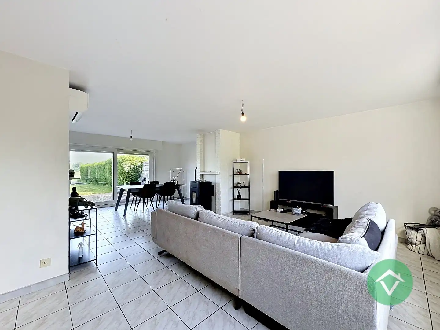 Woning met 3 slaapkamers en garage te Ichtegem  foto 2