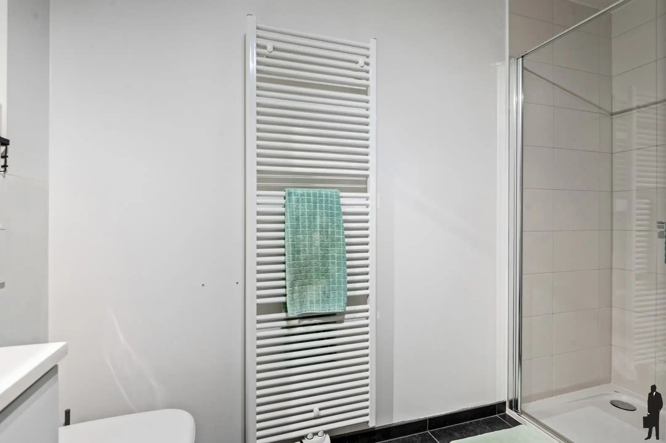 Instapklare woning met 4 slpks, ZO tuin en dubbele garagebox foto 19