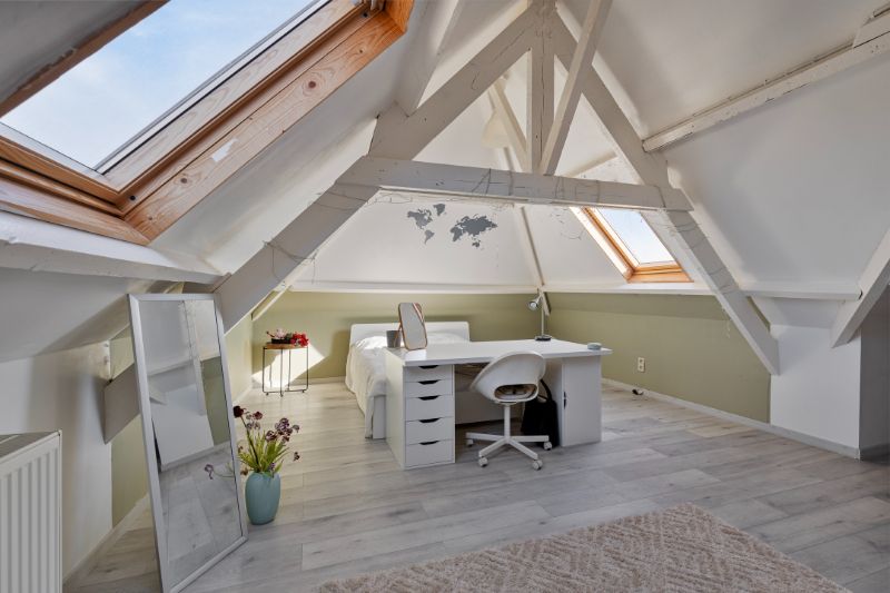 RUIME, LICHTRIJKE ALLEENSTAANDE WONING MET VEEL POTENTIEEL foto 22