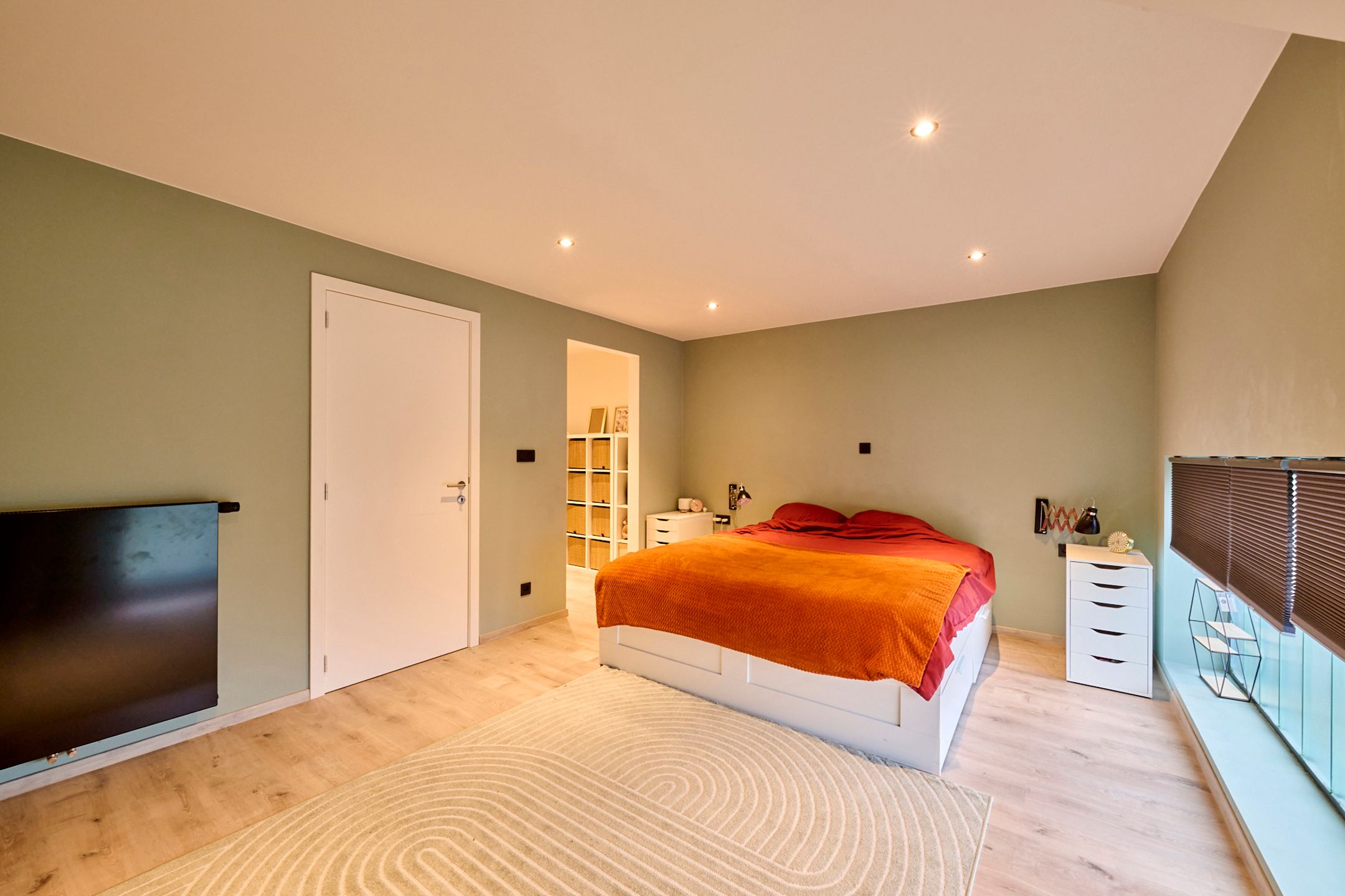 Verrassend ruime, energiezuinige woning foto 9