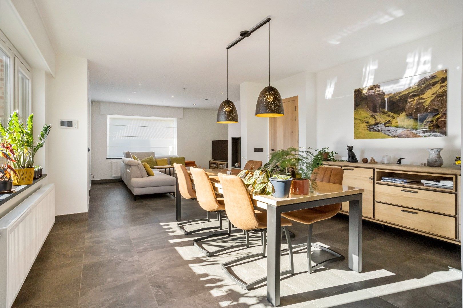 Deze prachtige woning werd 10 jaar geleden volledig gerenoveerd en biedt een moderne en comfortabele leefomgeving. foto 6