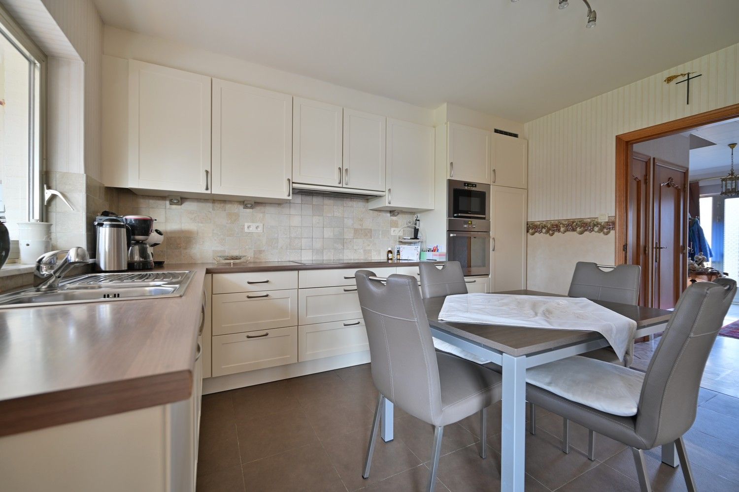 Charmante split-level bungalow met tuinkamer en uitstekende energieprestatie (label B) foto 14