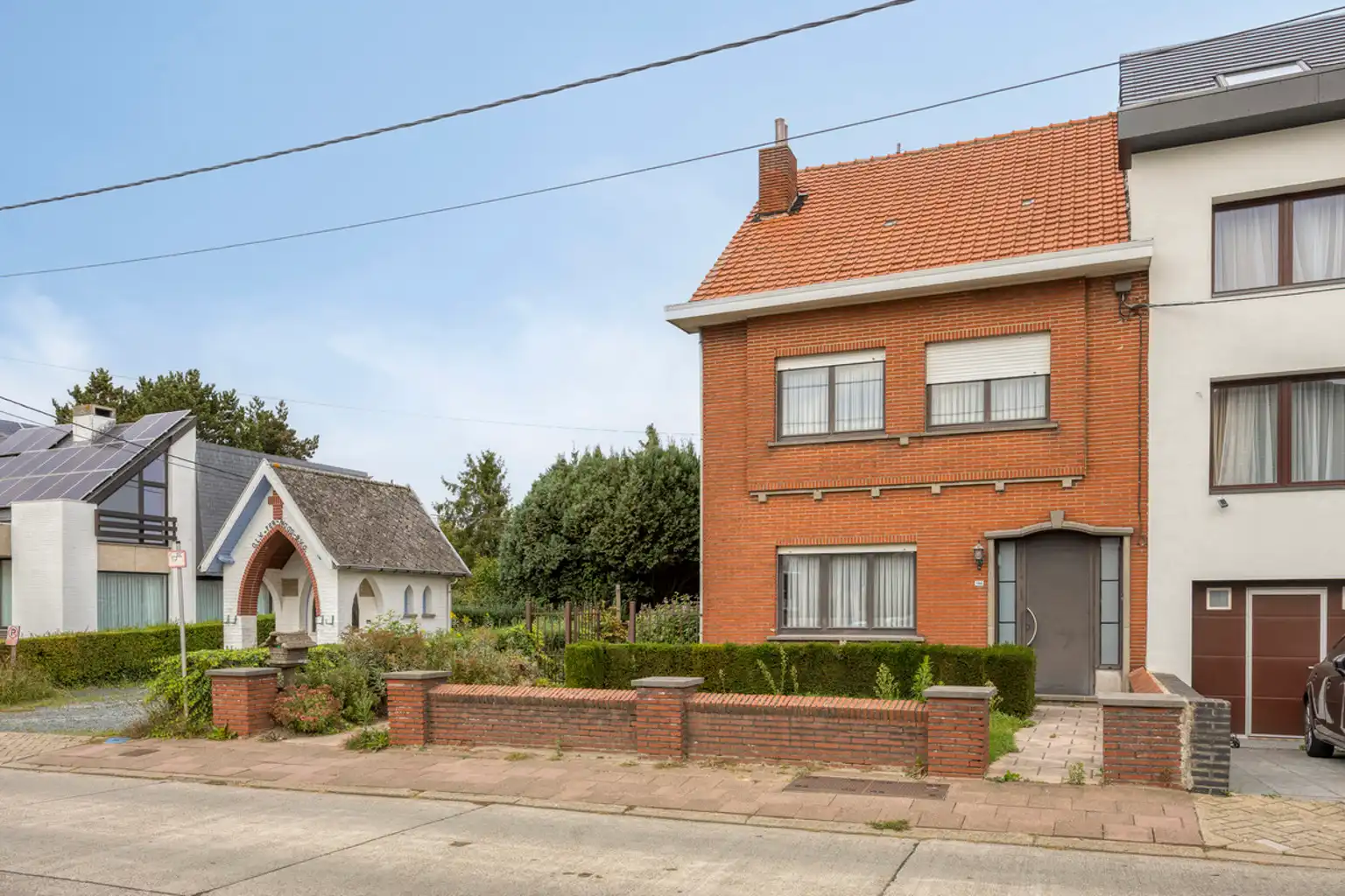 Ruime 3-gevelwoning met 3 slaapkamers en tuin foto 2