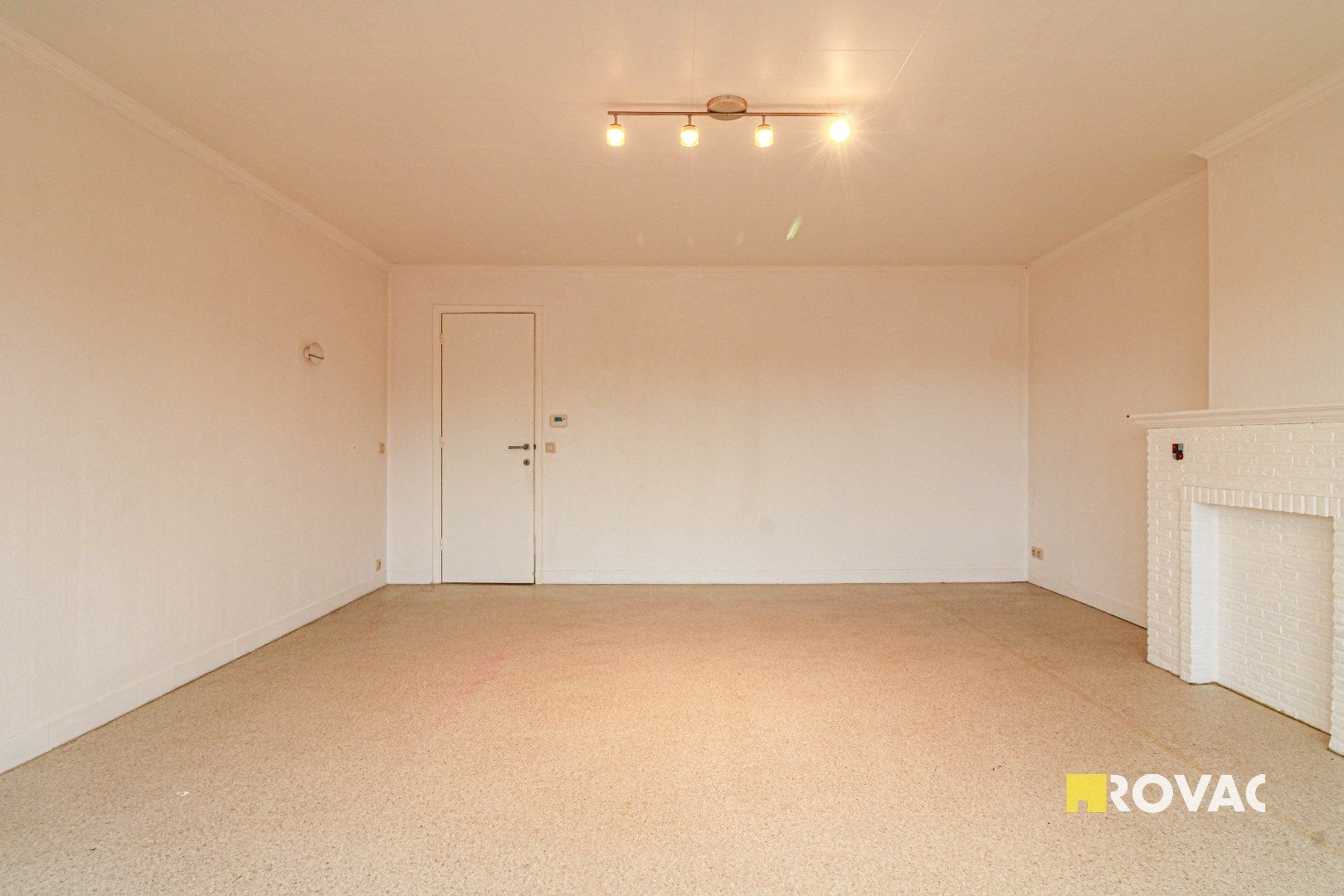 Éénslaapkamer appartement op de 2e verdieping met garage - gelegen op 500 meter van centrum!  foto 5