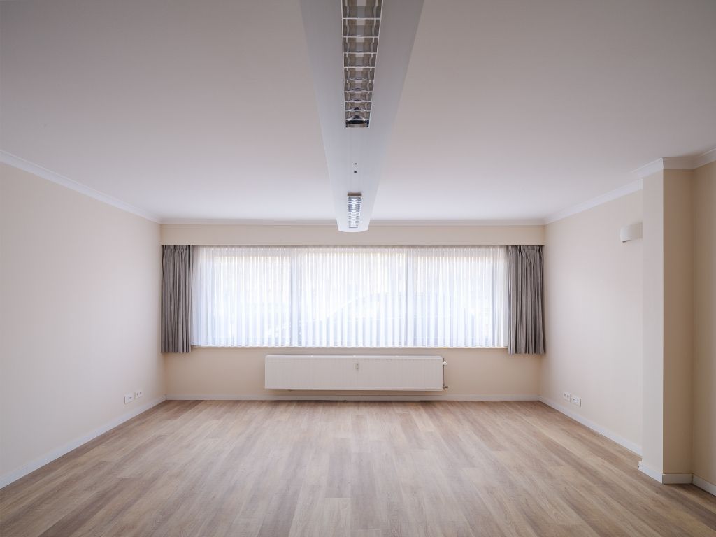 Coupure Rechts. Kwalitatief gerenoveerd 2 slpk-appartment met terras op een boogscheut van het stadscentrum. foto 6