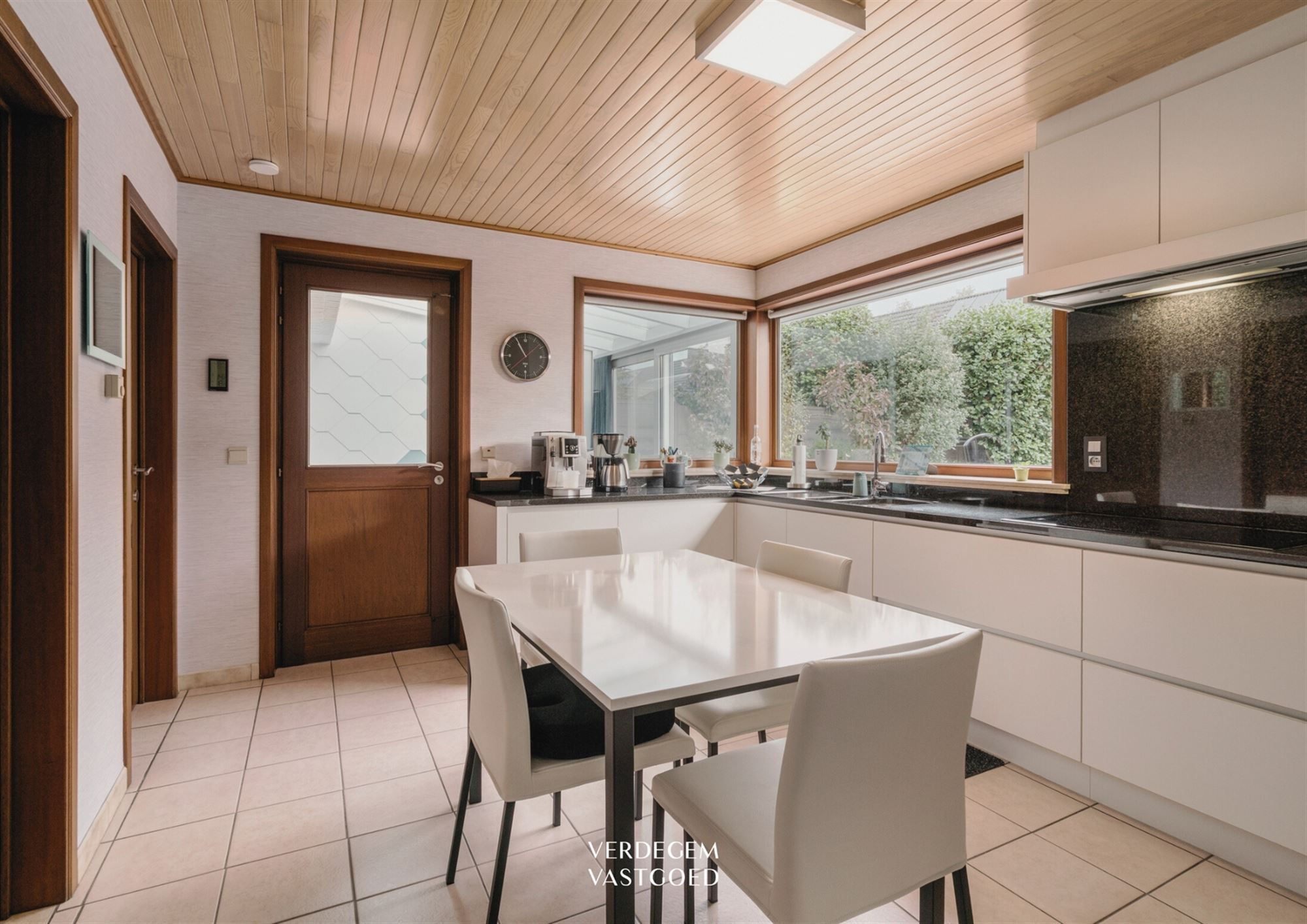 Instapklare gezinswoning met 3+1 slaapkamers op toplocatie in Mariakerke foto 7