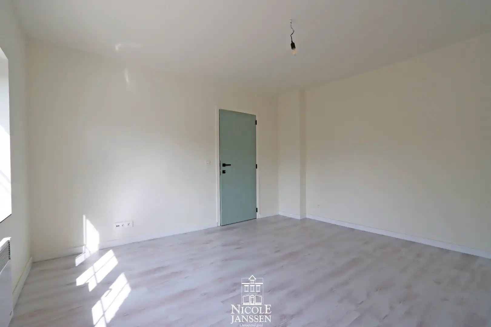 Gerenoveerd halfopen woning met 3 slaapkamers te Aldeneik te koop foto 16