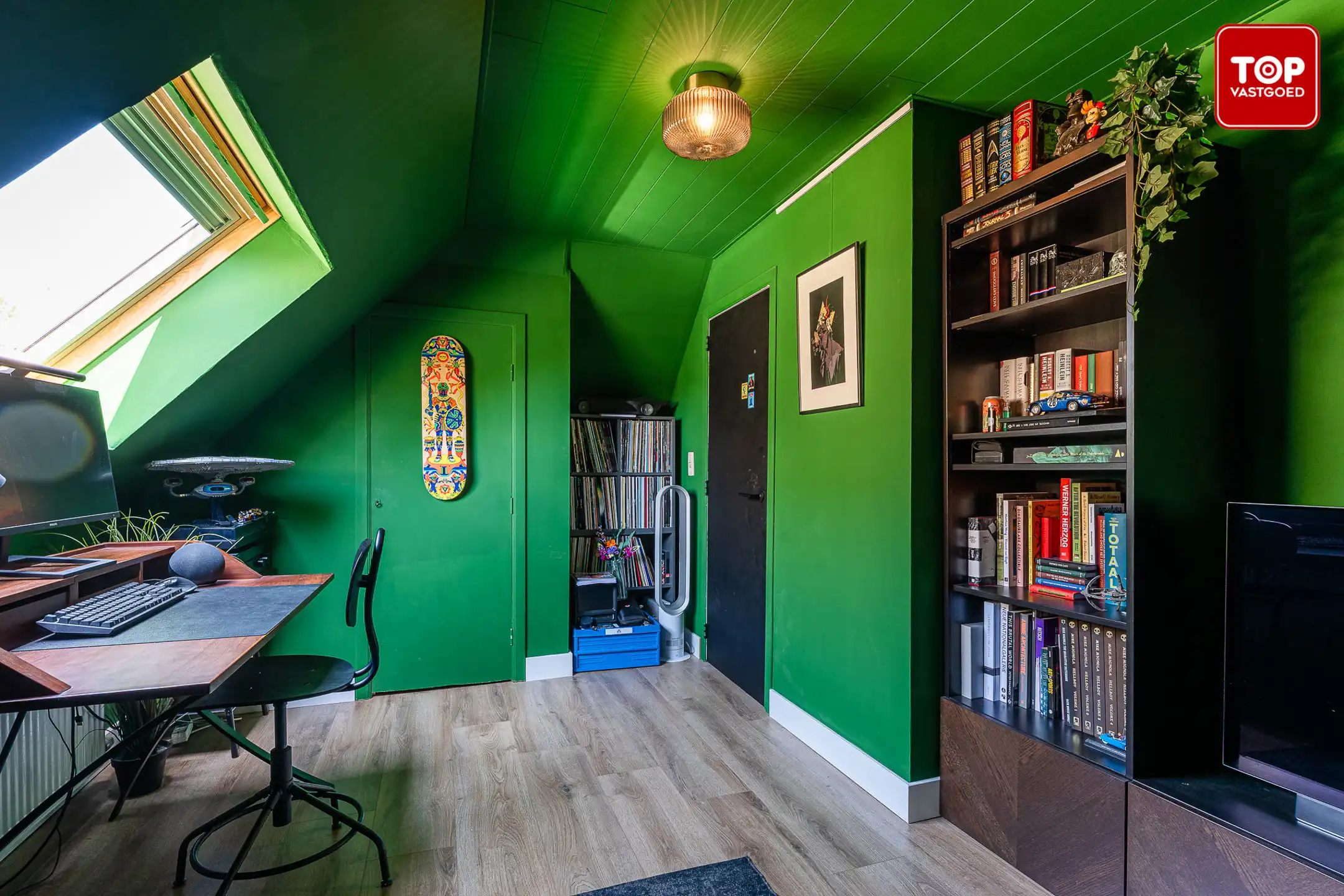 Instapkler open bebouwing in rustige straat met veel groen rondom. foto 17
