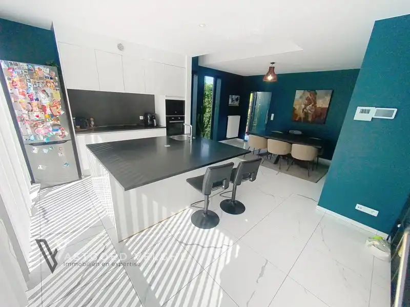 Moderne woning  van 151m² aan de rand van centrum-Genk foto 2