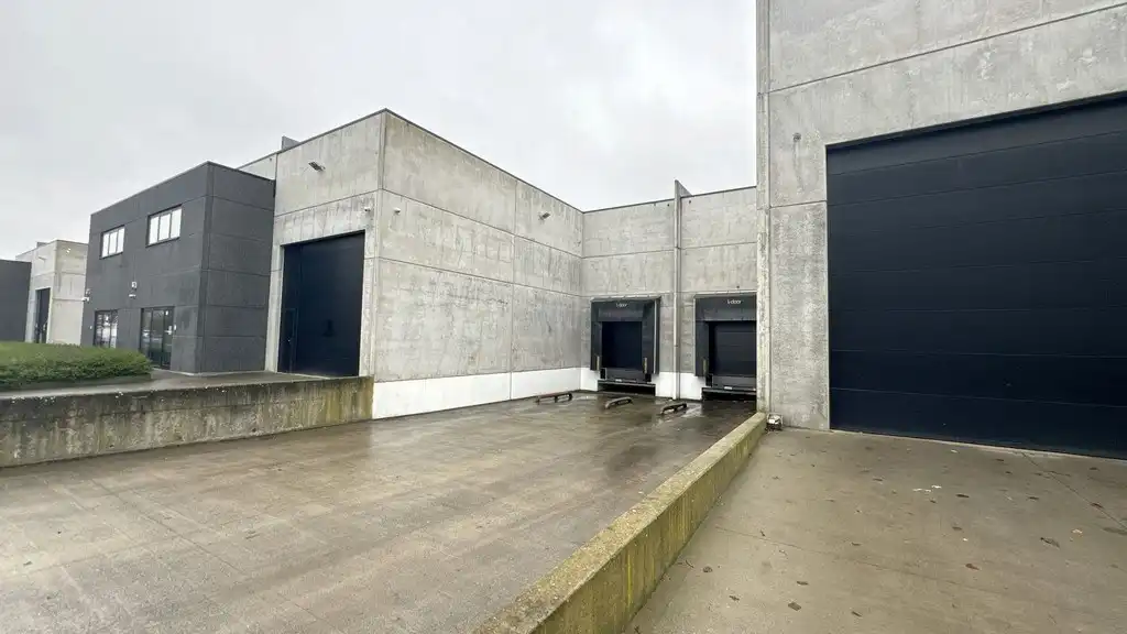 Loods met laadkade en kantoor te huur in Mechelen-Noord I foto 13
