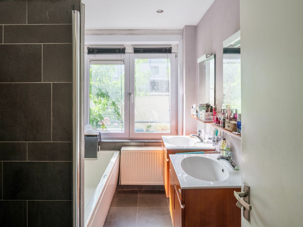 Ruim 2-slaapkamerappartement met zonnig terras in de Sint-Machariuswijk foto 9