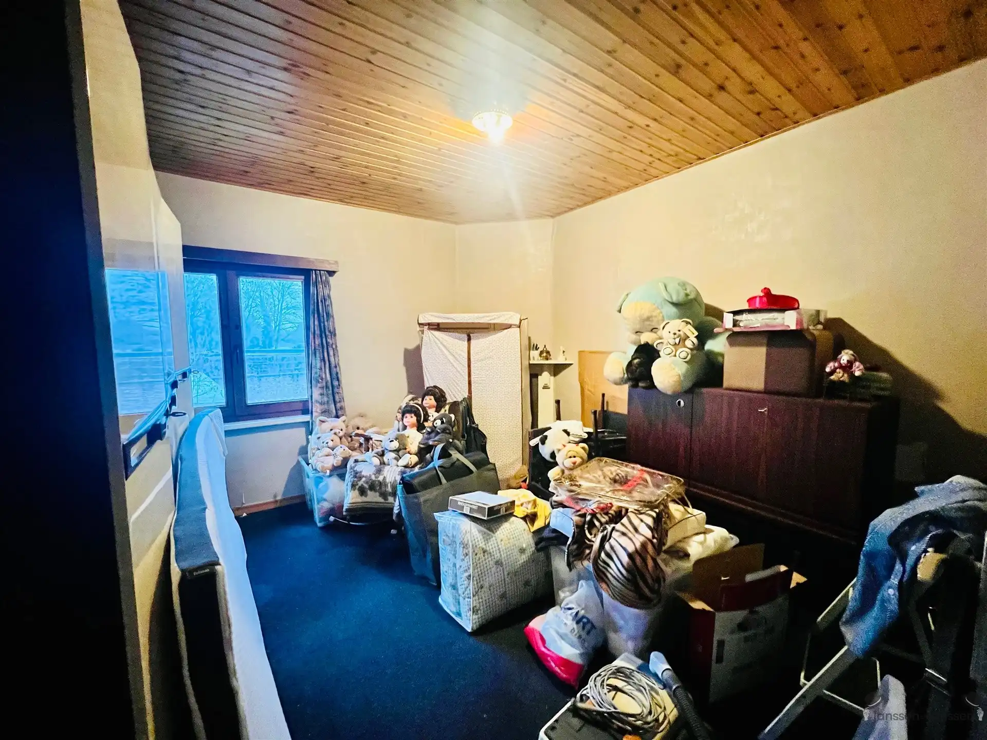 Te renoveren gezinswoning met 2 slaapkamers foto 8