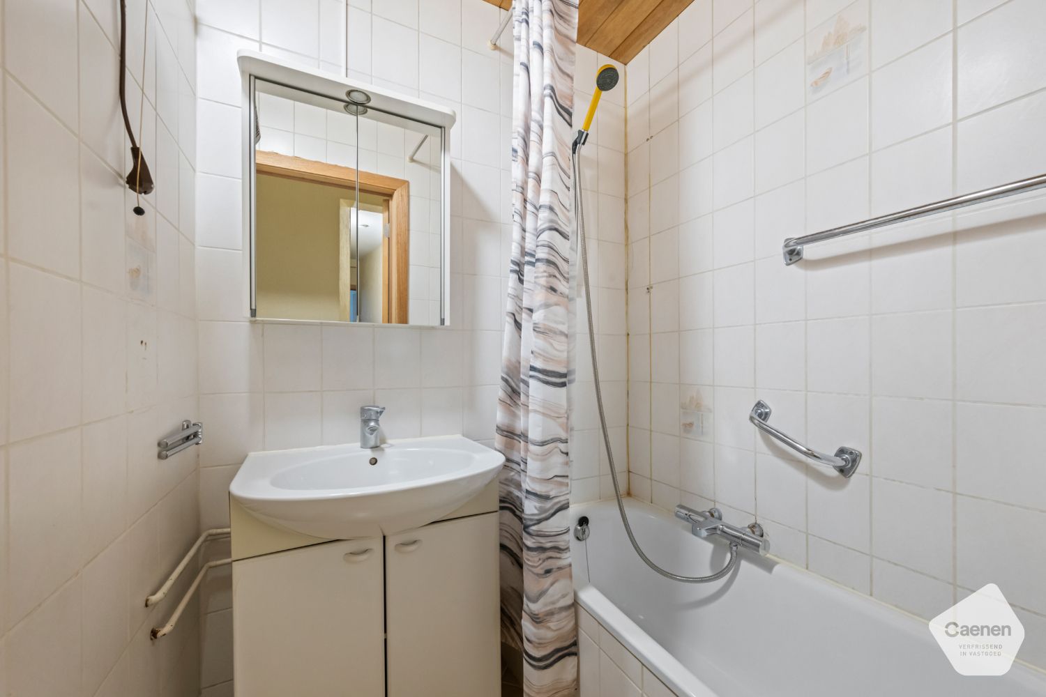 Te renoveren twee slaapkamer appartement vlakbij het strand foto 14