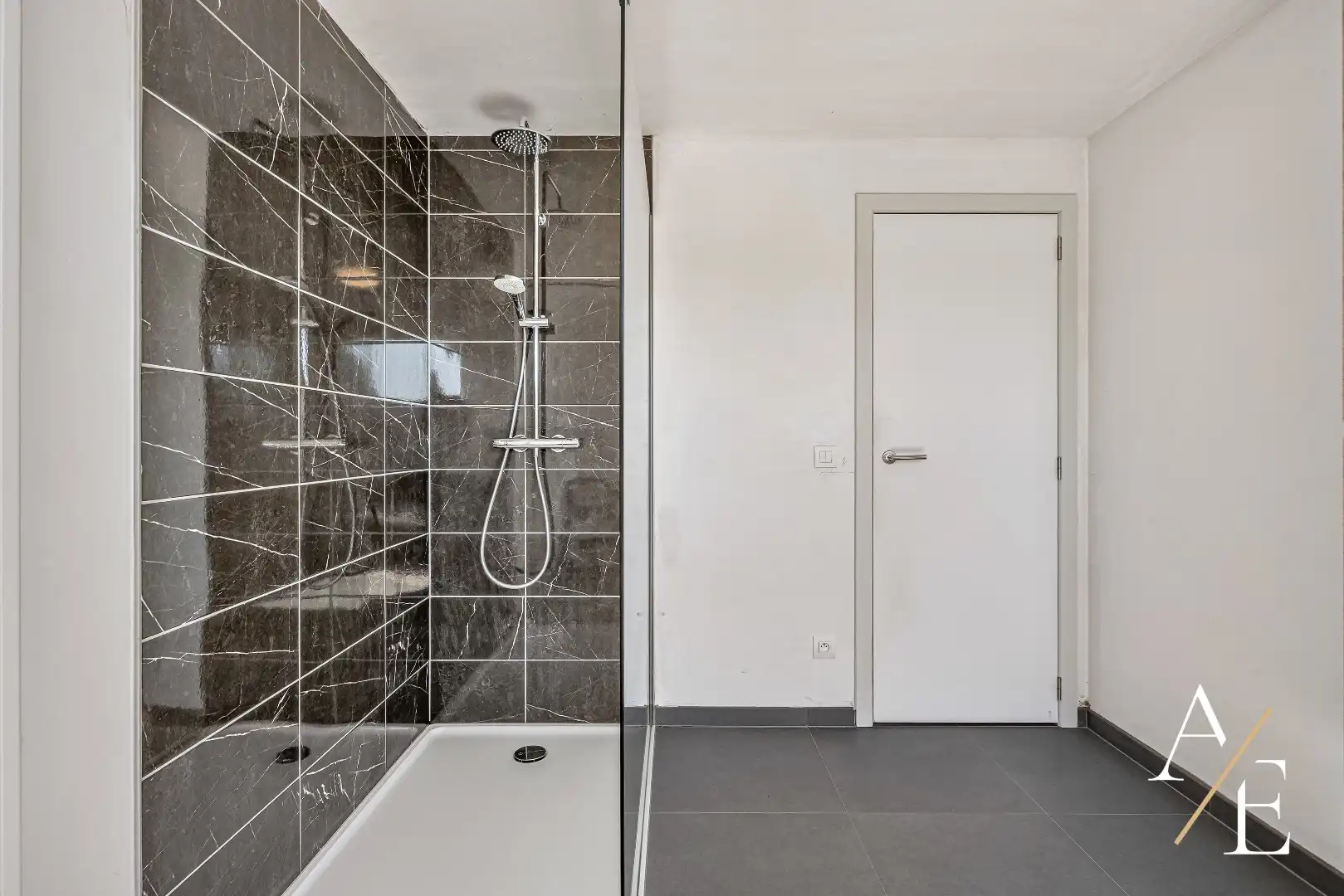 LEDE-Energiezuinige recente woning met 3 slpks  en tuin! foto 11