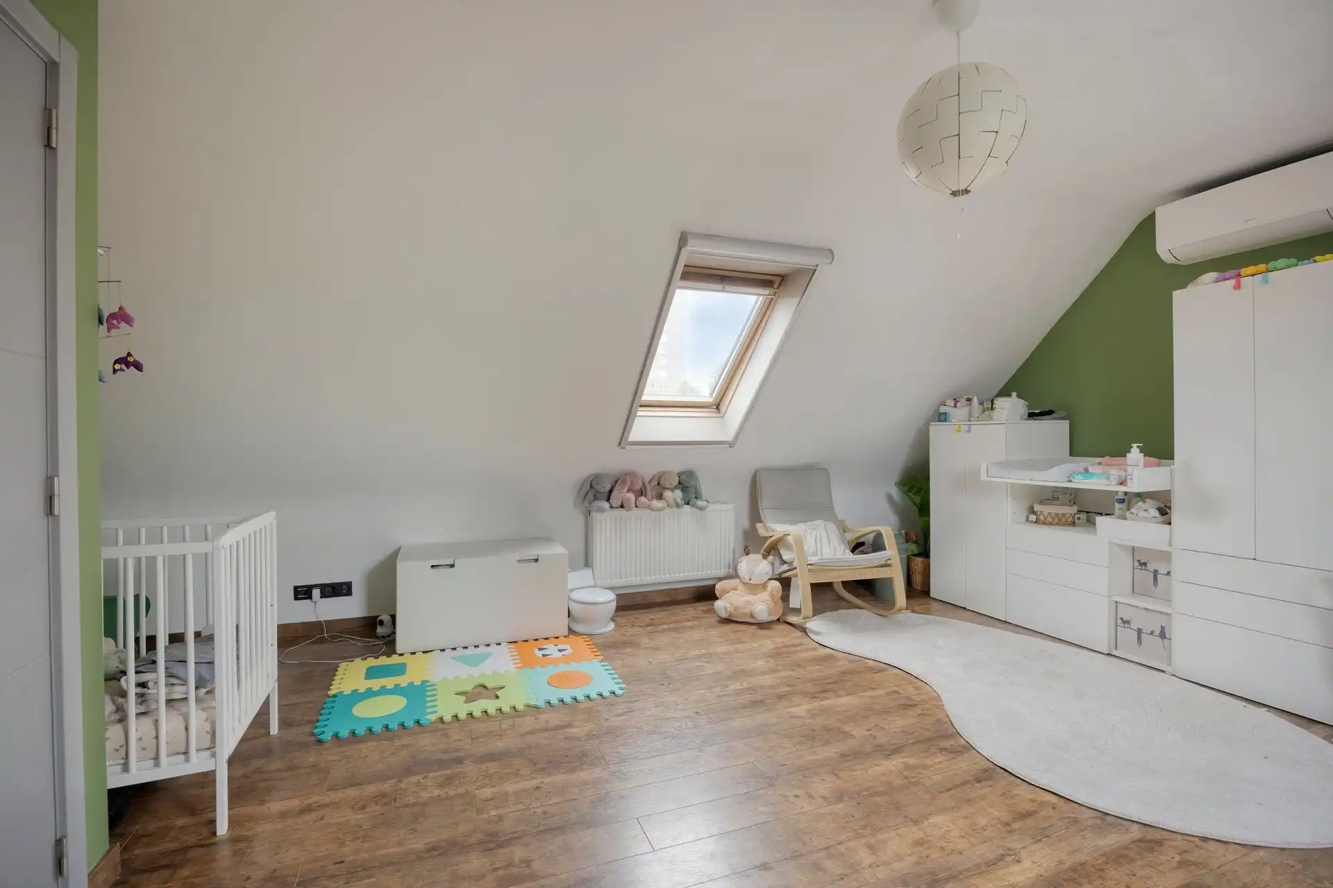 STIJLVOLLE EN INSTAPKLARE WONING MET TUIN EN CARPORT ! foto 13