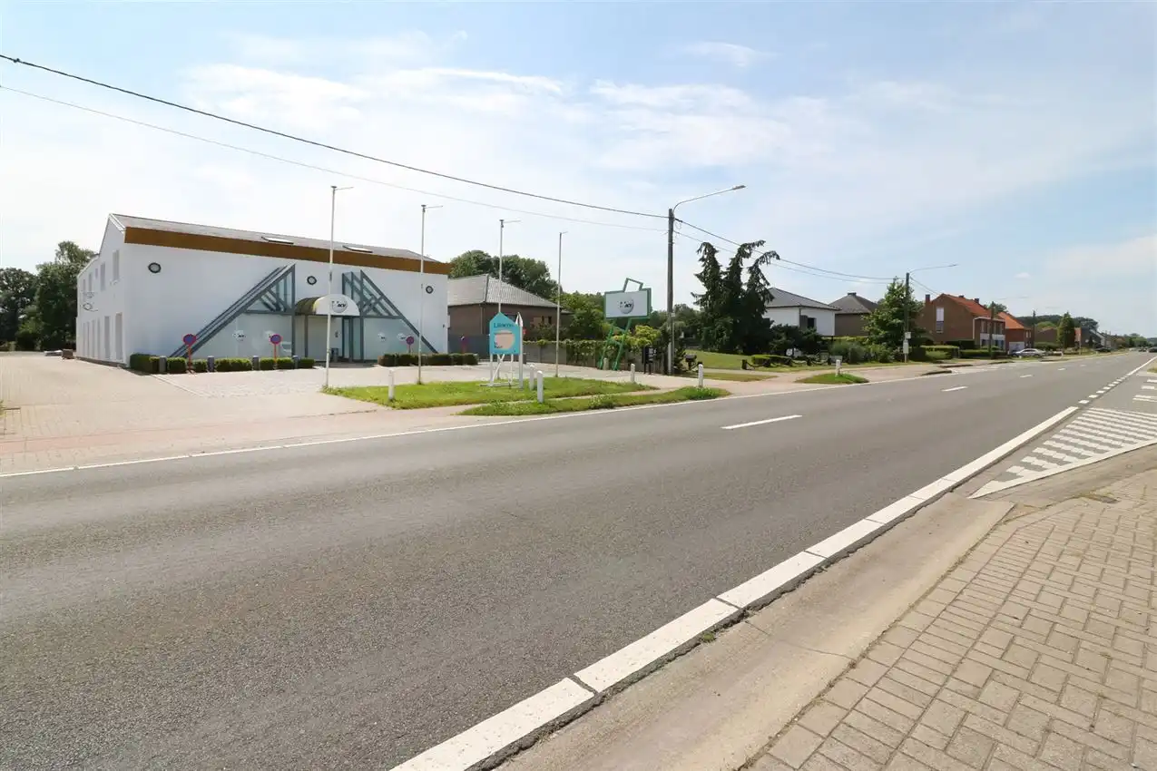 Gunstig gelegen, vernieuwd app. met 3 slpk., 2 badk. en garage foto 31