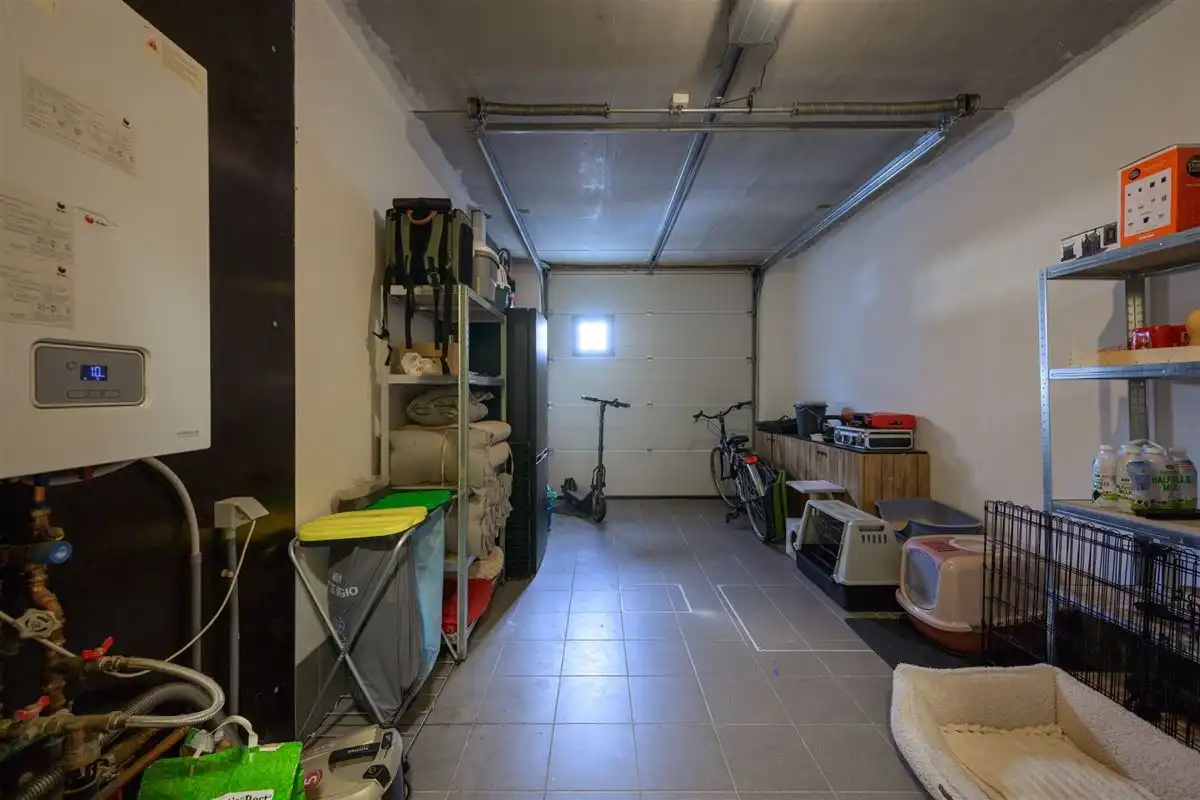 Instapklare woning van 2016 met mooi tuinperceel foto 14