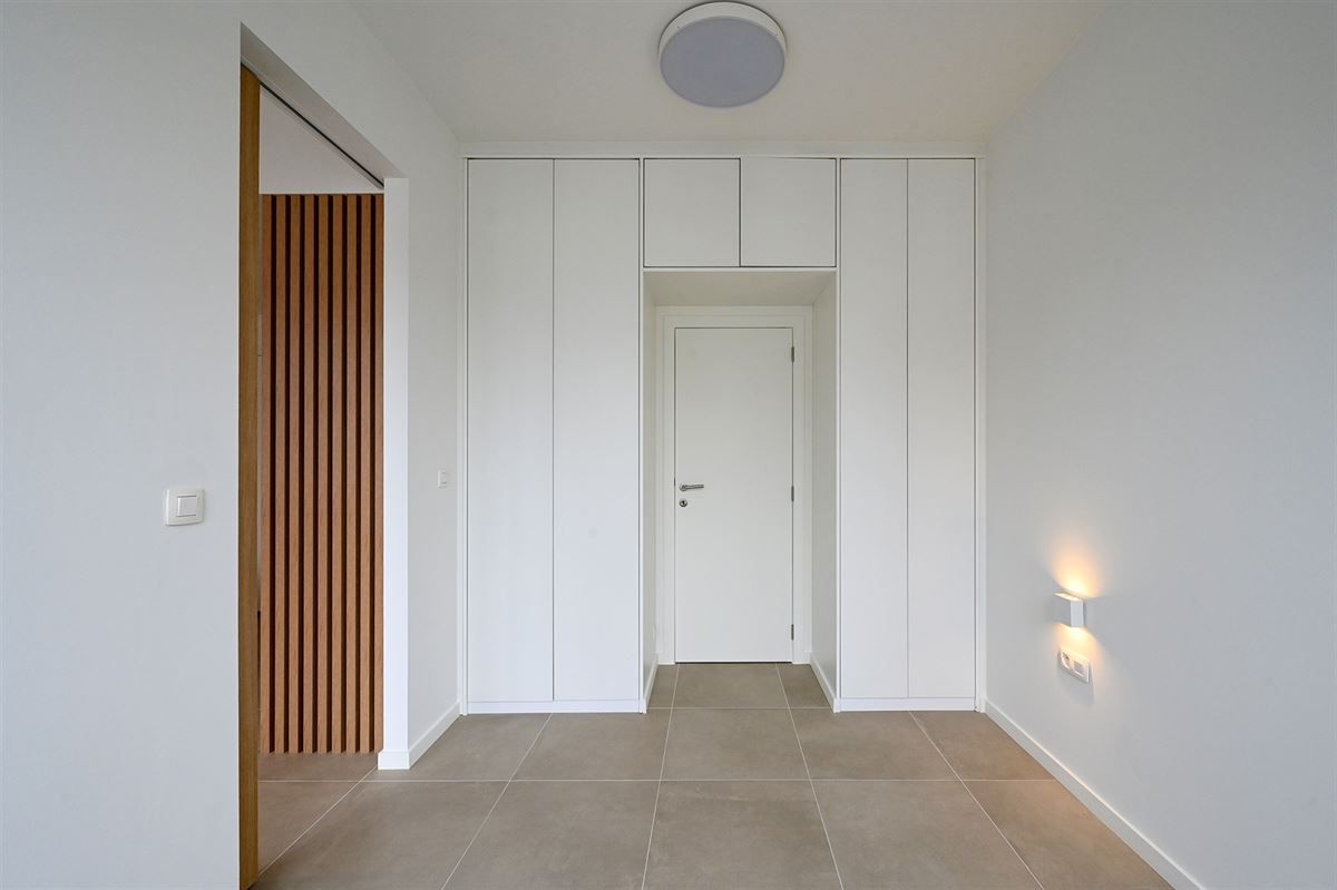 Recent gerenoveerd studio-appartement met aparte slaapkamer foto 13