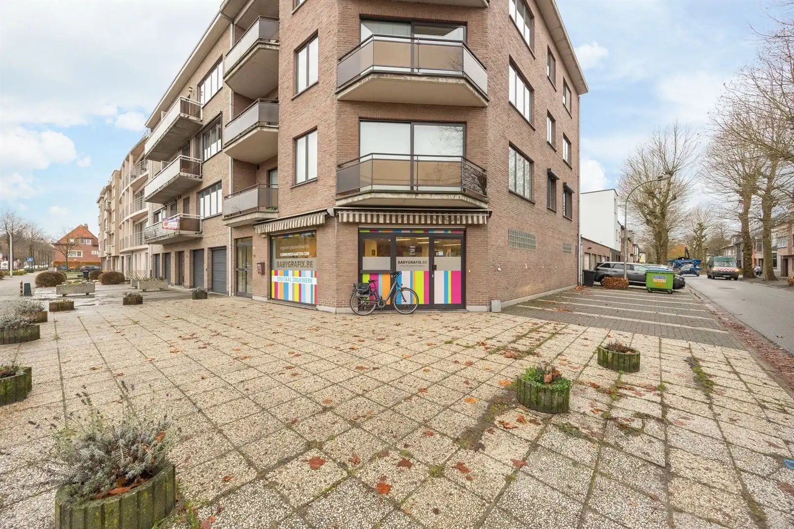 Ruim commercieel gelijkvloers 241m² op toplocatie tegenover AZ Klina foto 25