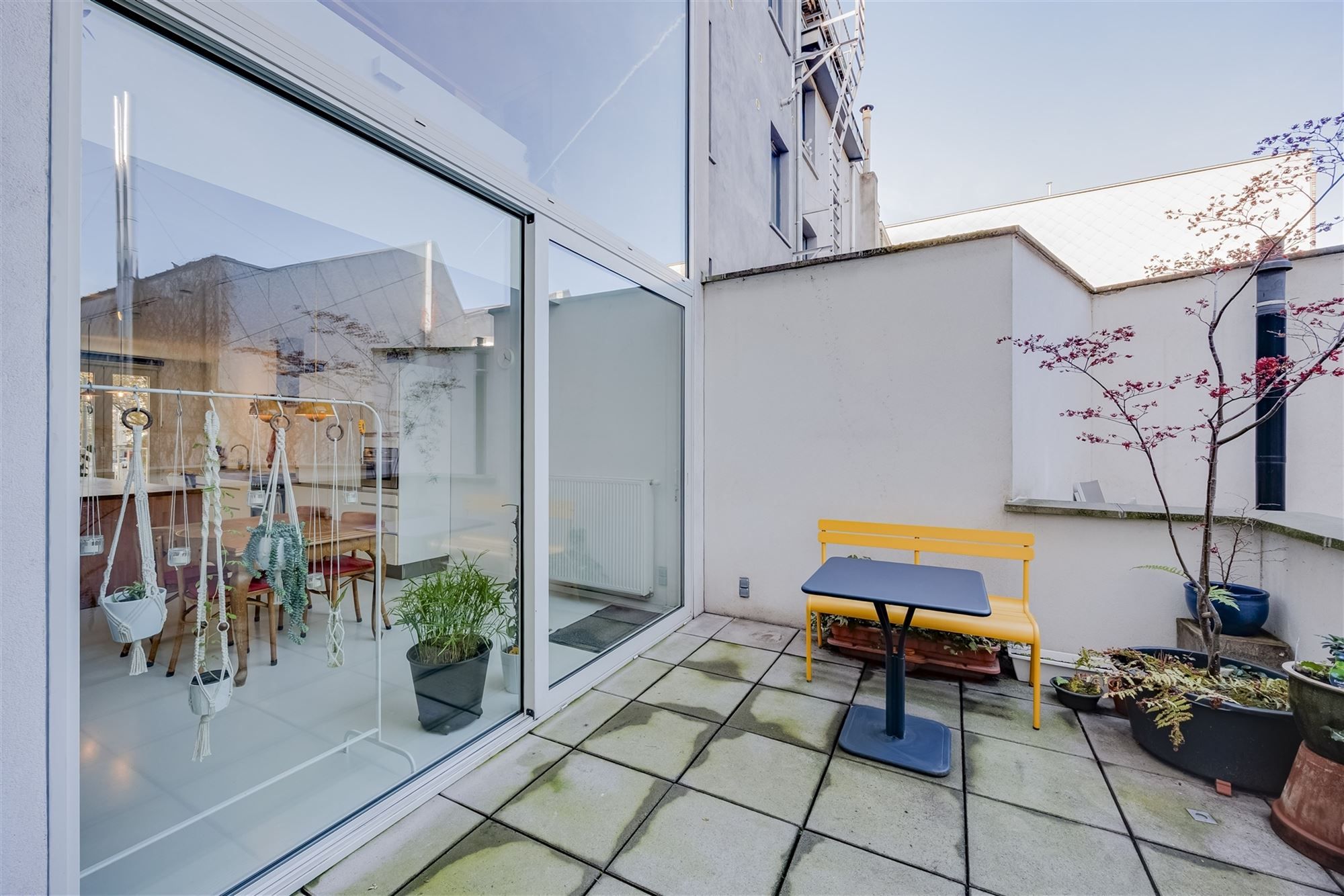 Unieke woning met 3 slk en groot terras aan een zonnig plein foto 9