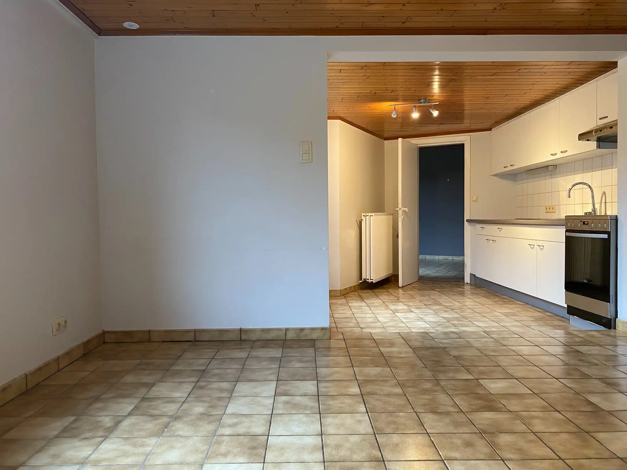 Verzorgde rijwoning nabij centrum | Brugsestraat foto 5