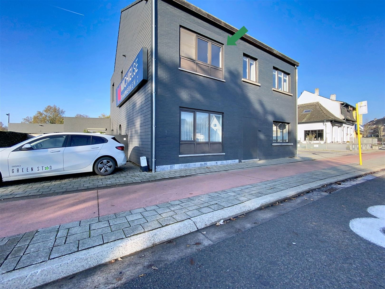 Triplex appartement gelegen te Brasschaat  foto {{pictureIndex}}