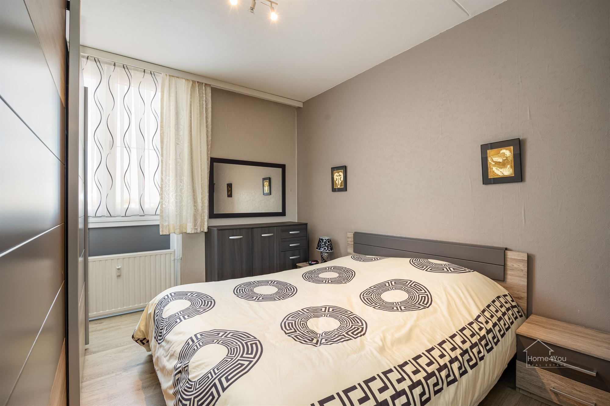 2-slaapkamer appartement met terras foto 6