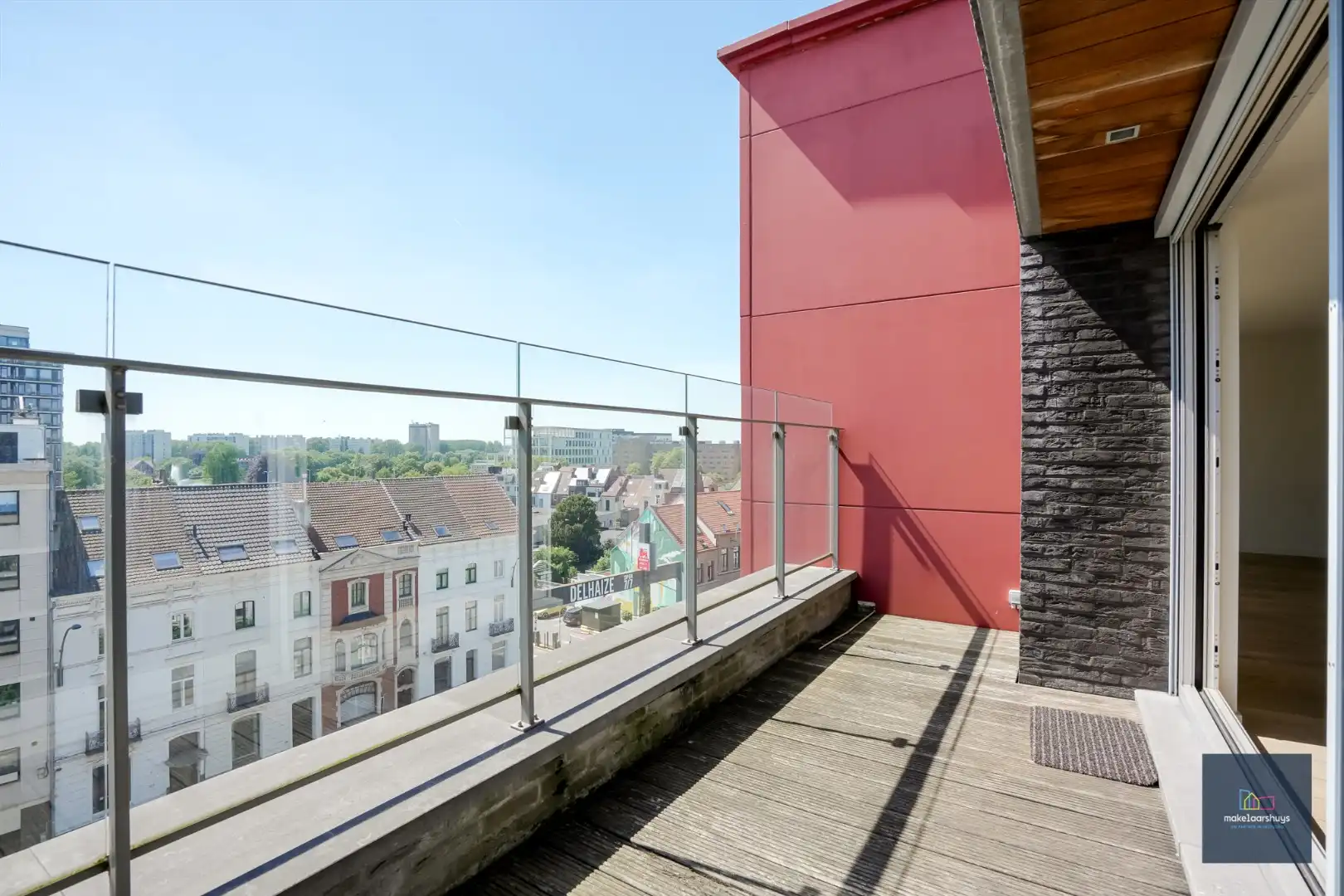 Ruim dakapp. met 2-slp. terras, kelder en garage  foto 20