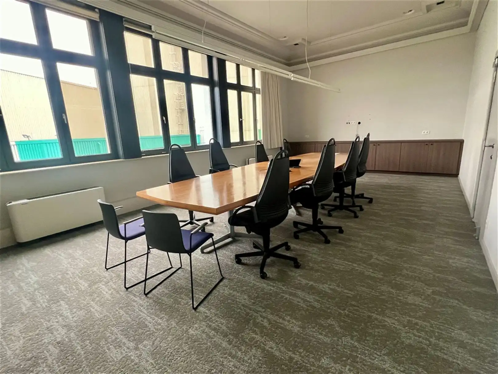 Kantoorgebouw van 1056  m² te huur in Zwijnaarde foto 9