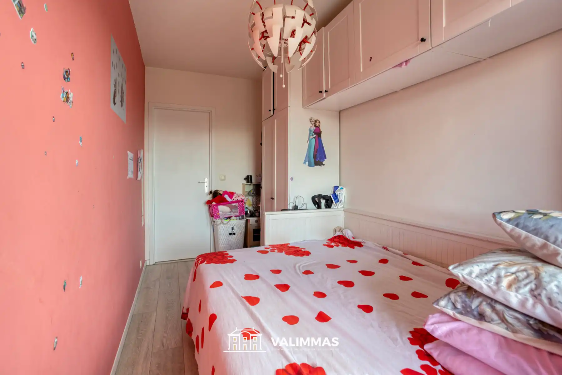 Gerenoveerd en comfortabel appartement met terras en kelder foto 14