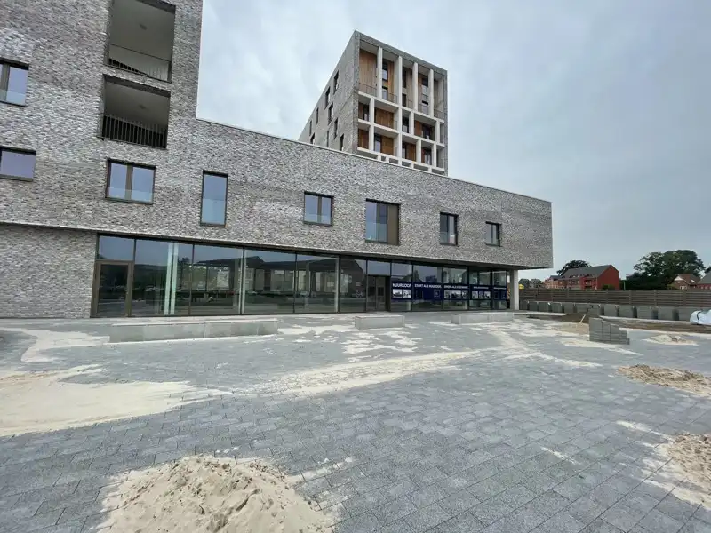 Handelspand  van 214 m² te koop in het centrum van Beringen. foto 15