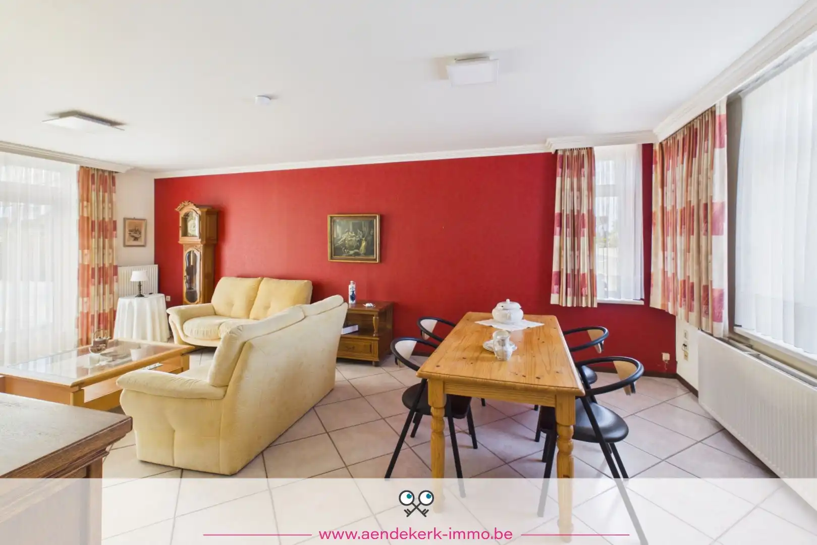Charmante woning met vier slaapkamers foto 3