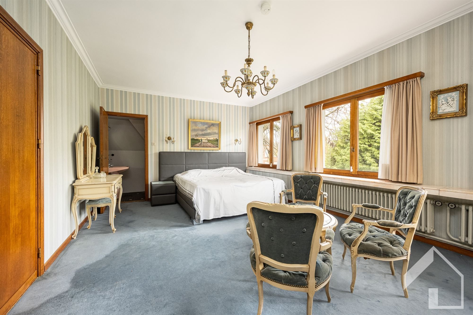 Te renoveren, karaktervolle villa in het centrum van Pulle foto 15