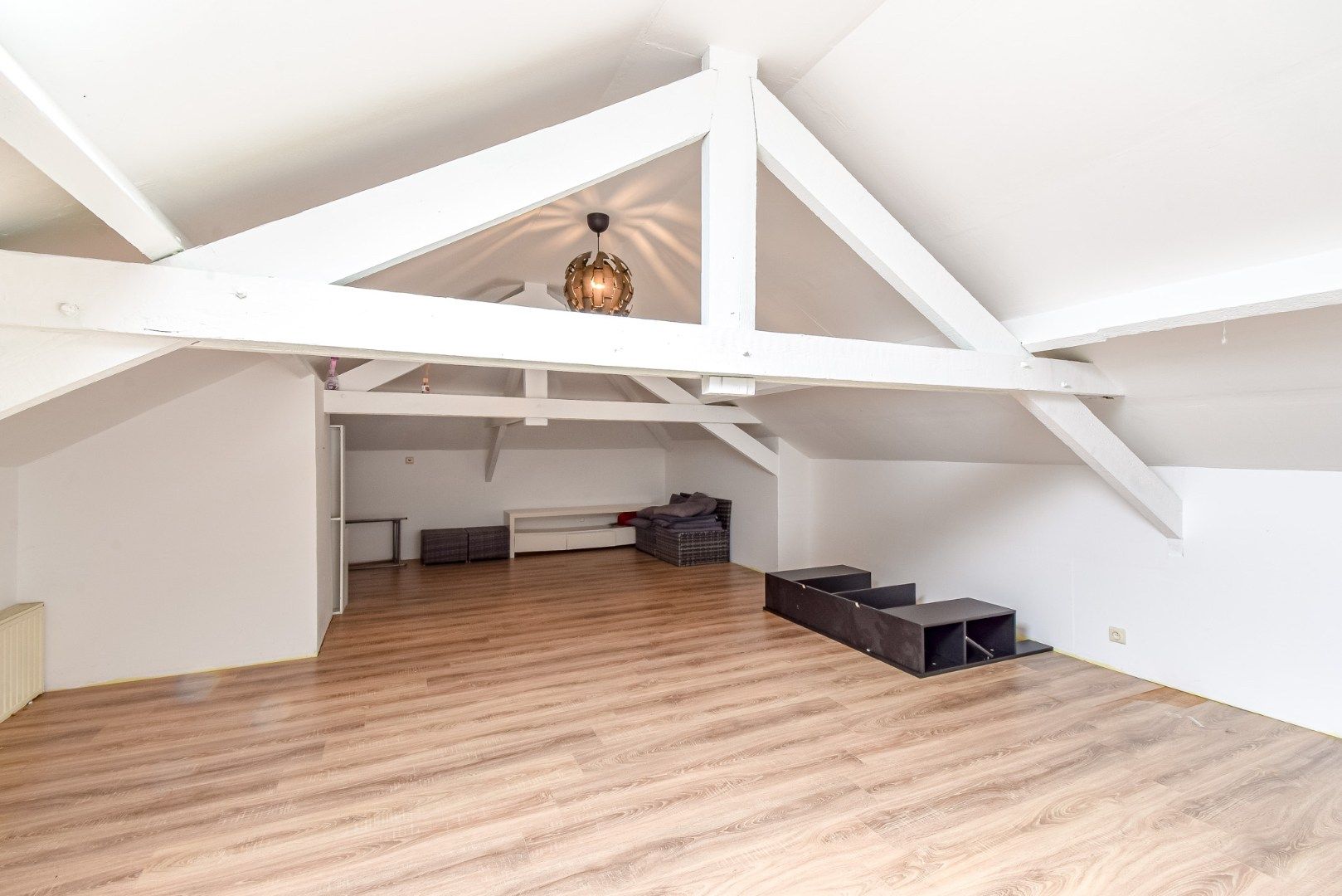 Ruime gezinswoning met grote tuin en 4 slaapkamers in  rustige woonwijk te Gistel foto 22