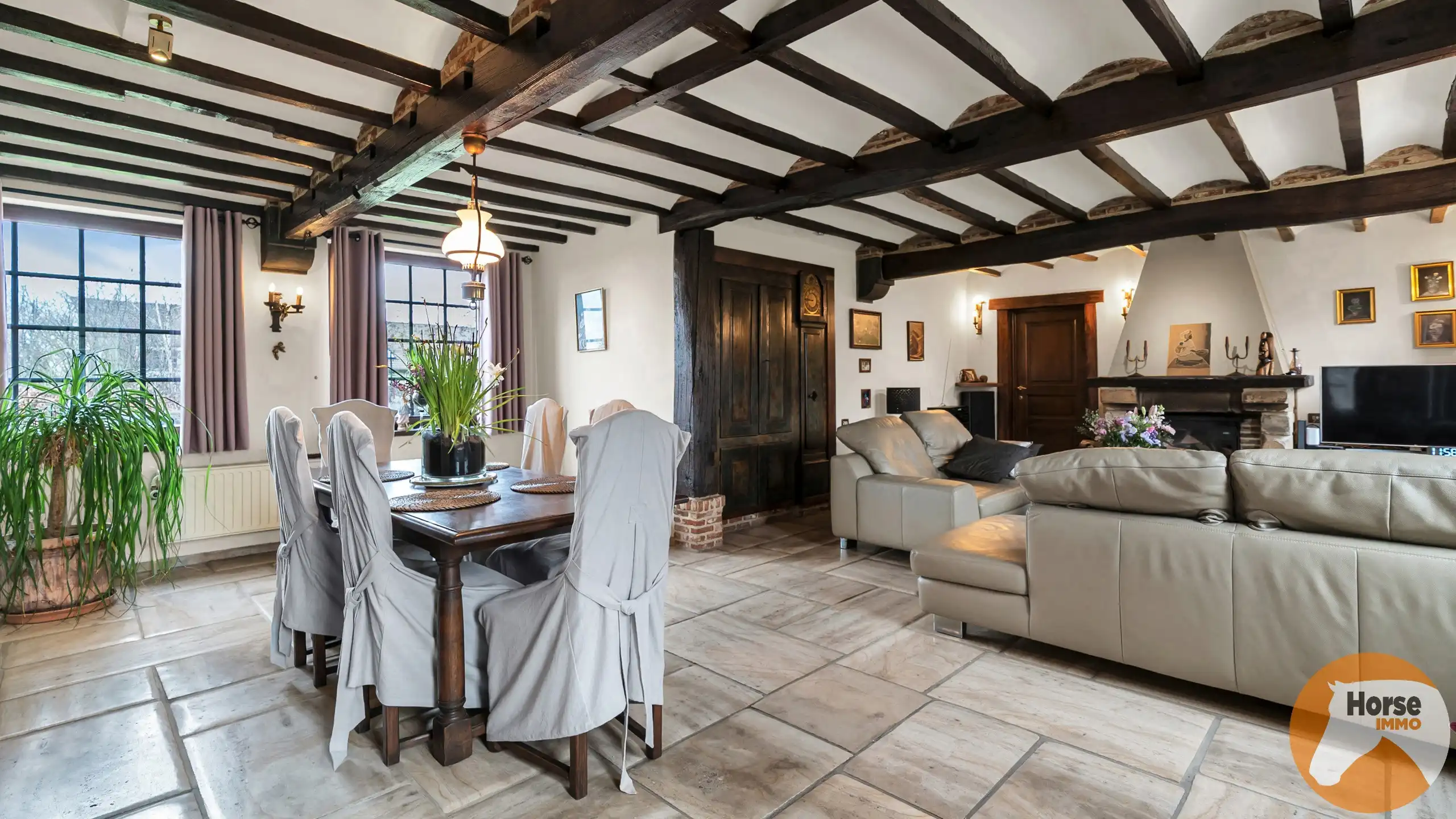 ROOSDAAL - Centraal gelegen woning met prachtig uitzicht foto 9