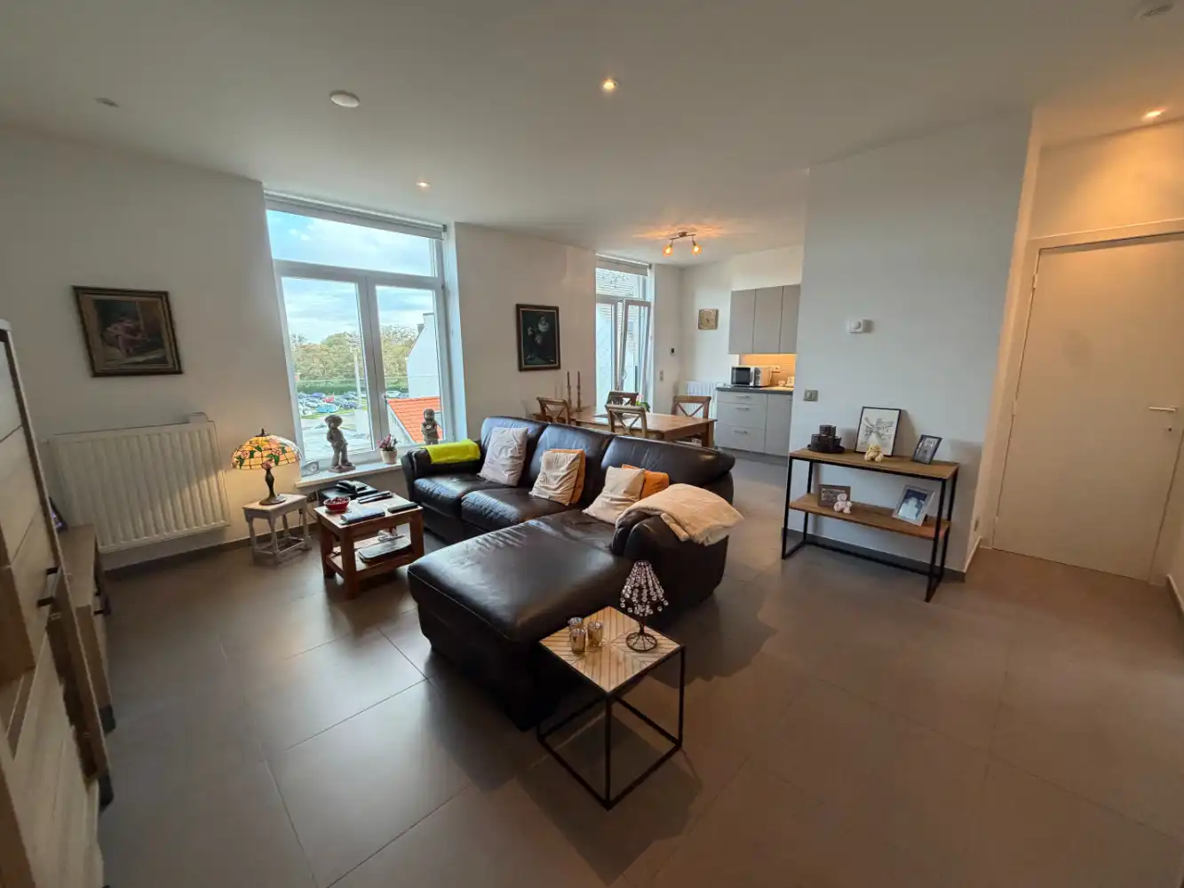 Mooi instapklaar appartement met één slaapkamer. Gelegen op het derde verdiep in een rustig gebouw zonder lift. foto 2