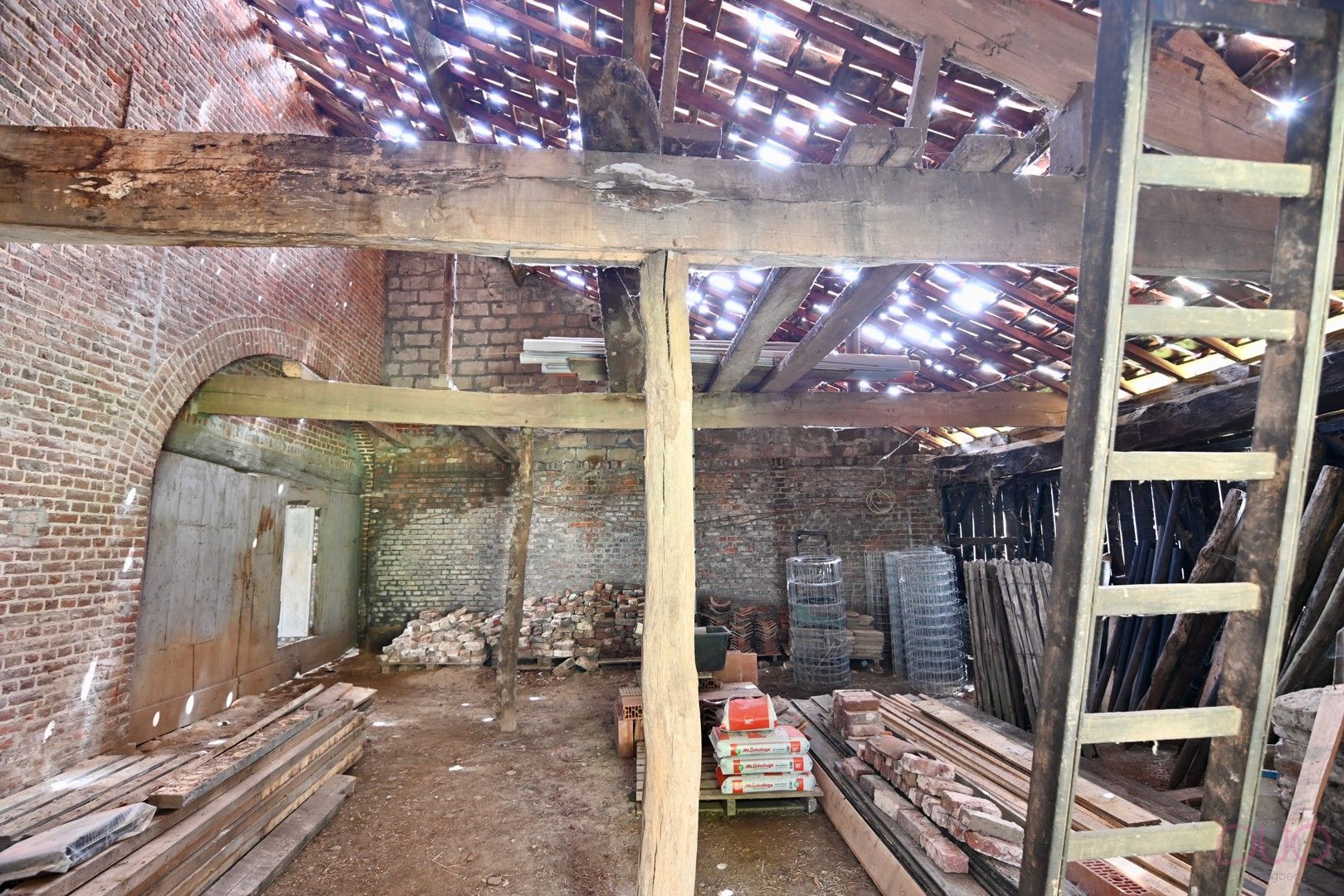 Exclusieve charmante vierkantshoeve in Gingelom met 5 slaapkamers,  drie afzonderlijke vakantiewoningen, grote schuur en achterliggende weide foto 66