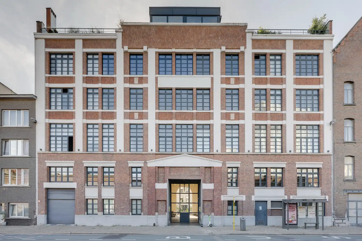 Ruime loft met 5 slaapkamers! foto 32