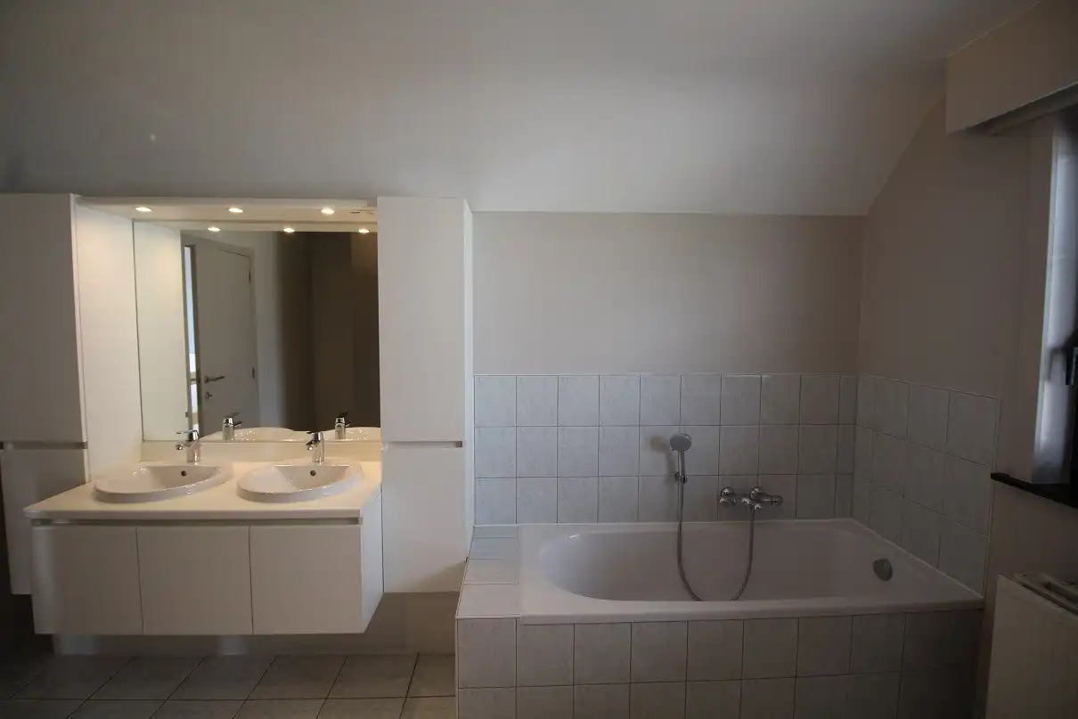 Zeer ruime villa met 3 slaapkamers te huur! foto 13