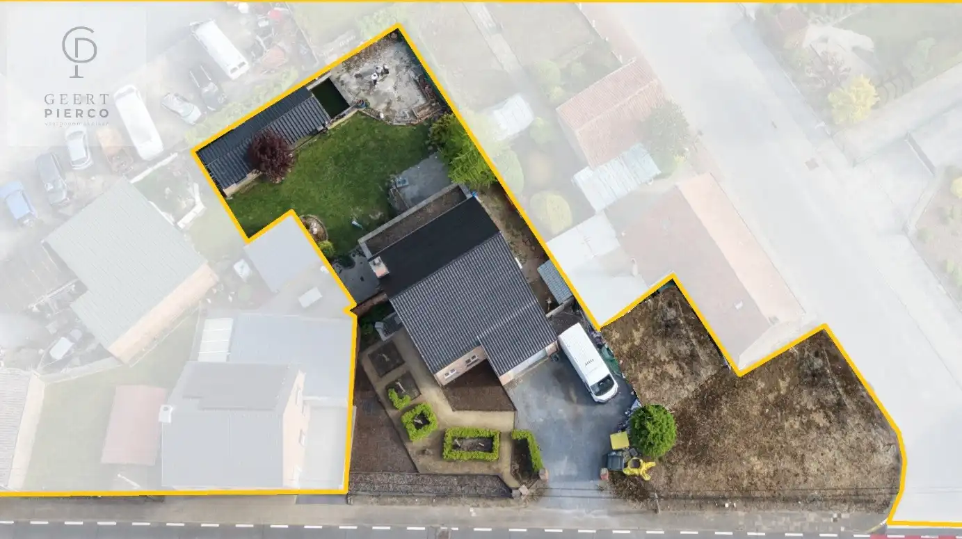 Ruime woning op mooi perceel van 10 are. foto 23