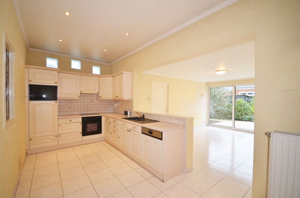 CENTRAAL GELEGEN HANDELSPAND MET VELE MOGELIJKHEDEN IN HET CENTRUM VAN HECHTEL! foto 10