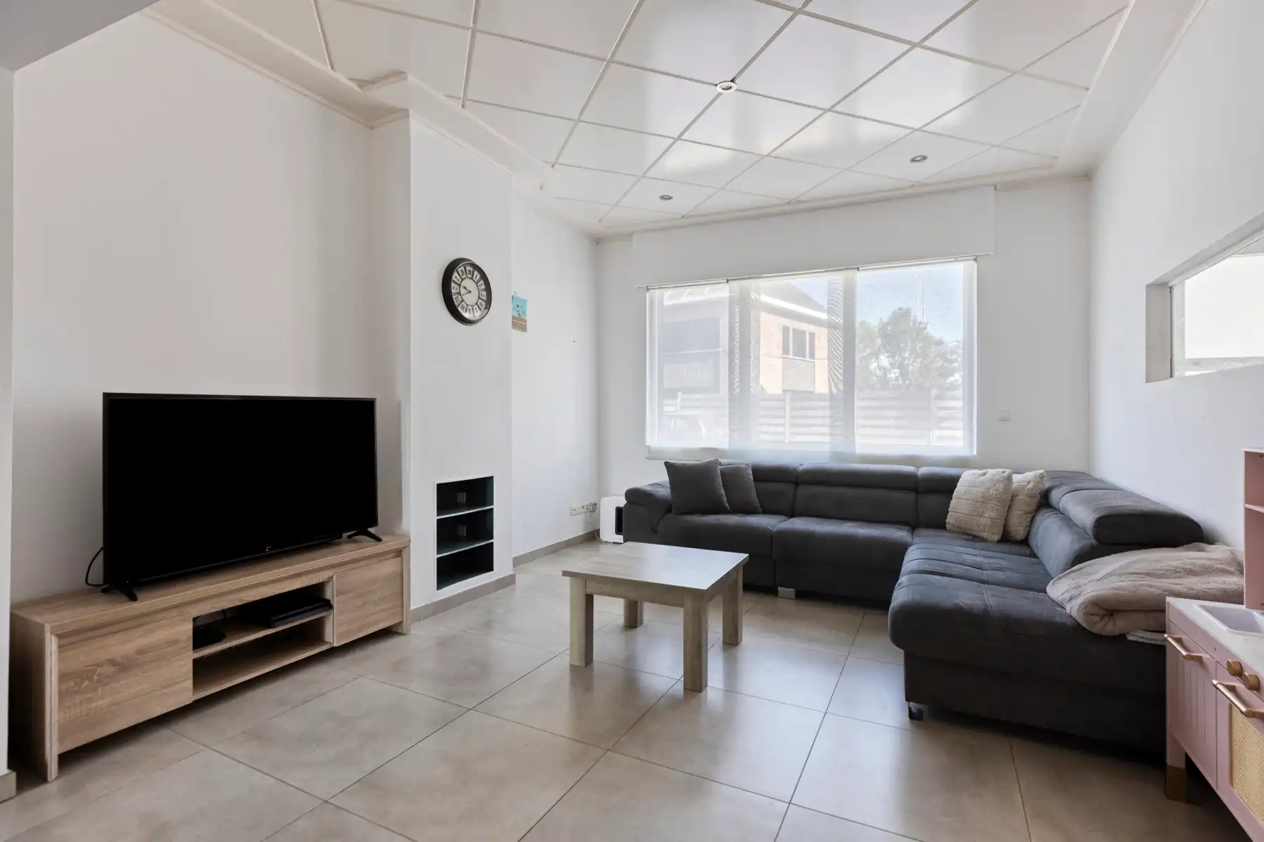 Ruime instapklare gezinswoning met 4 slaapkamers & garage. foto 5