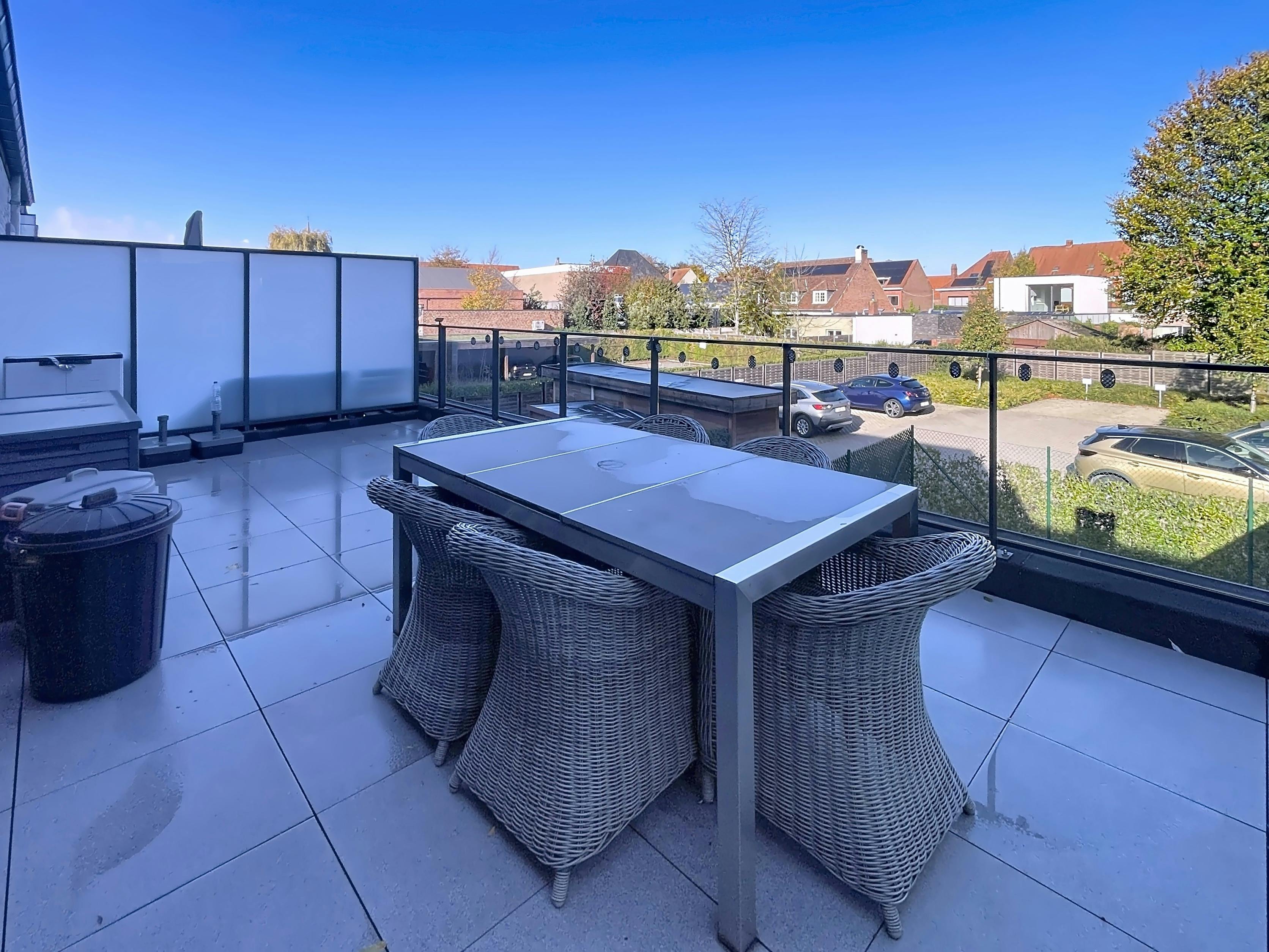 Heel recent appartement met 2 kamers te koop in Deerlijk foto 2